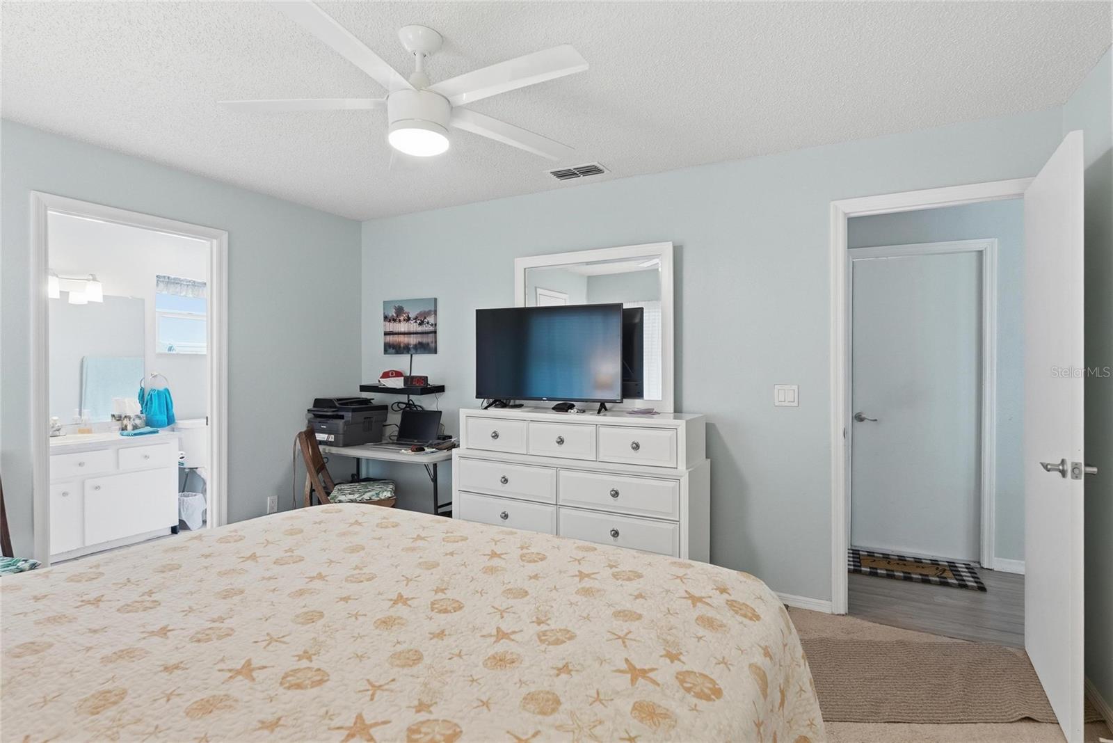 3035 QUEEN PALM DR, EDGEWATER, FL, 32141