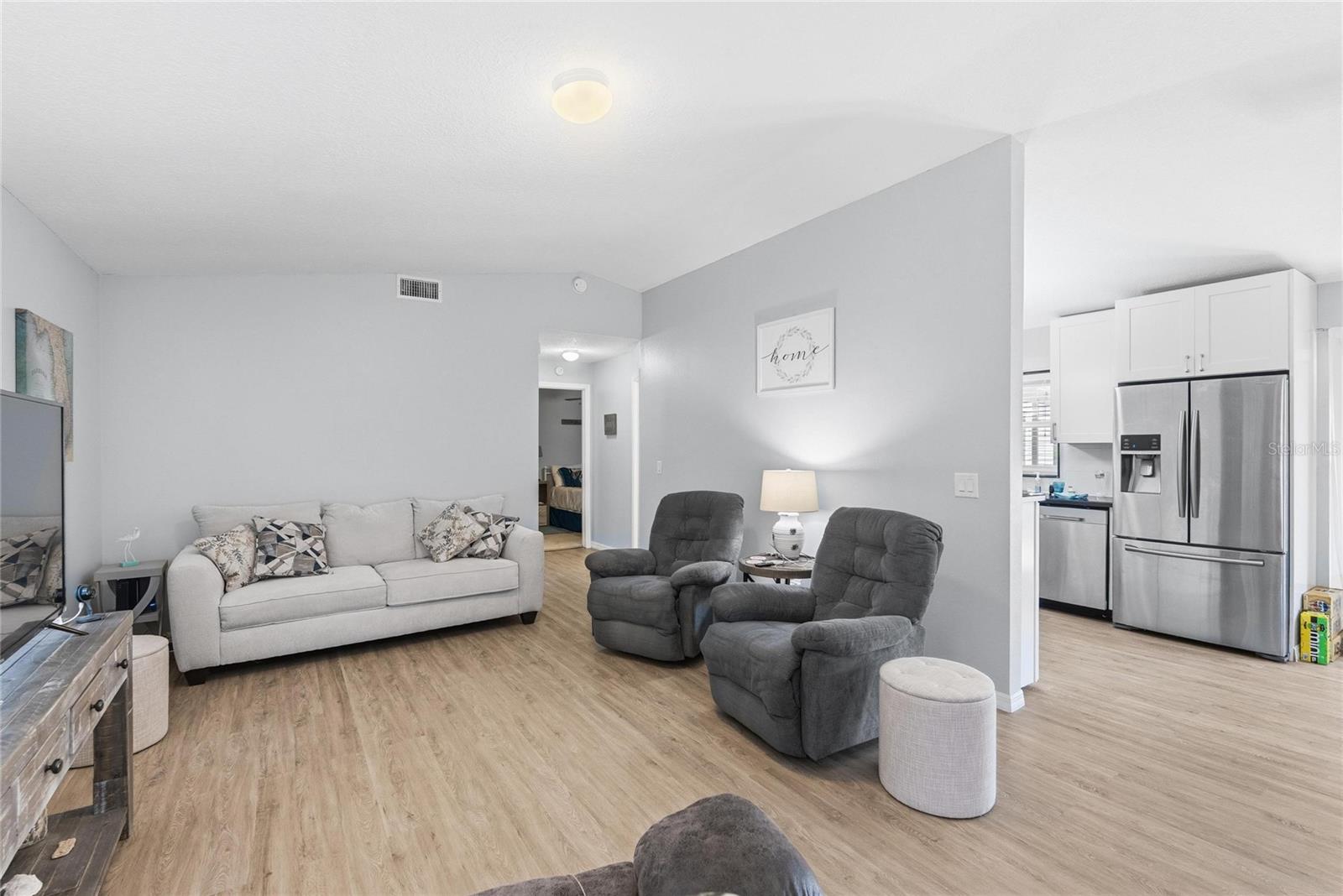 3035 QUEEN PALM DR, EDGEWATER, FL, 32141