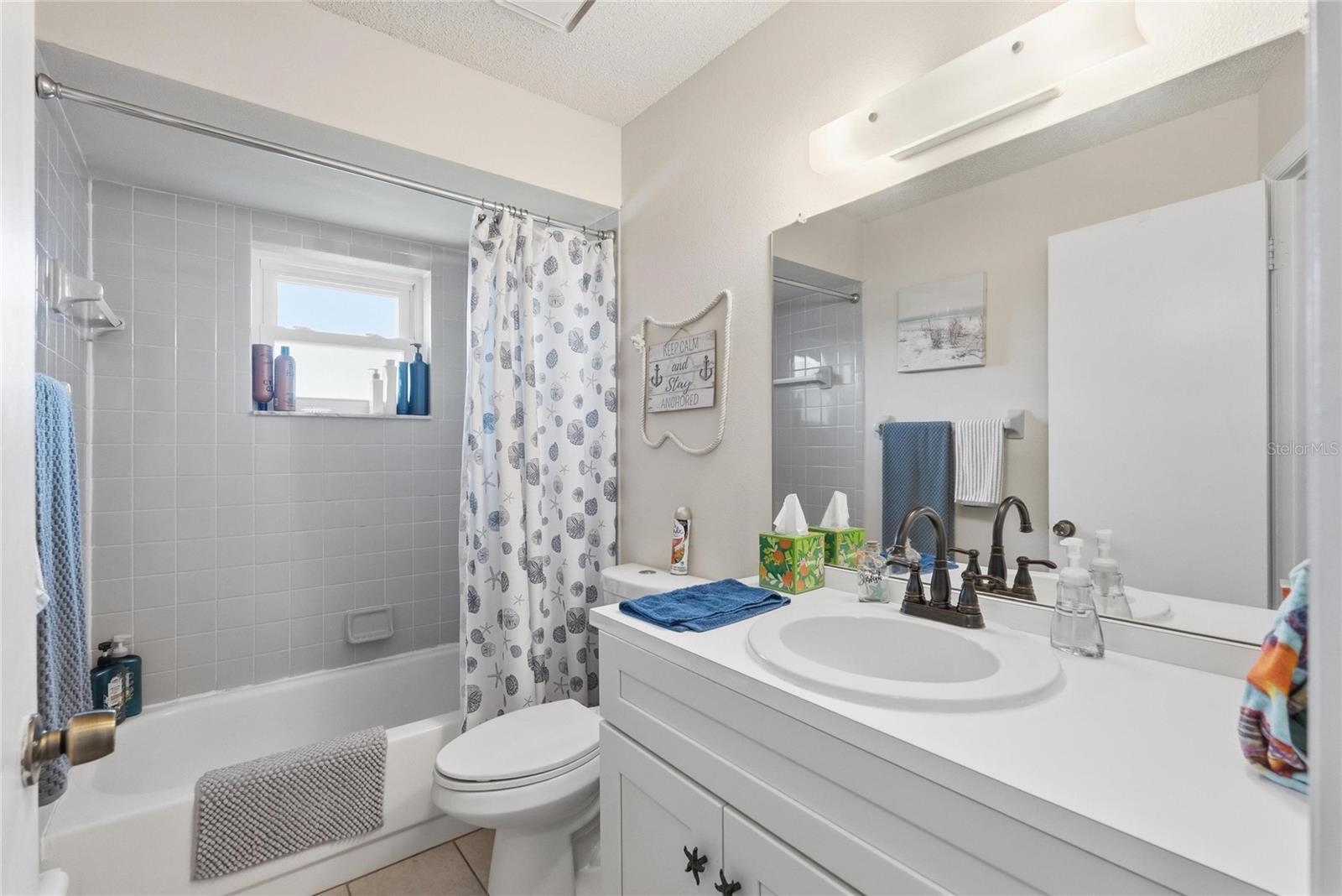 3035 QUEEN PALM DR, EDGEWATER, FL, 32141