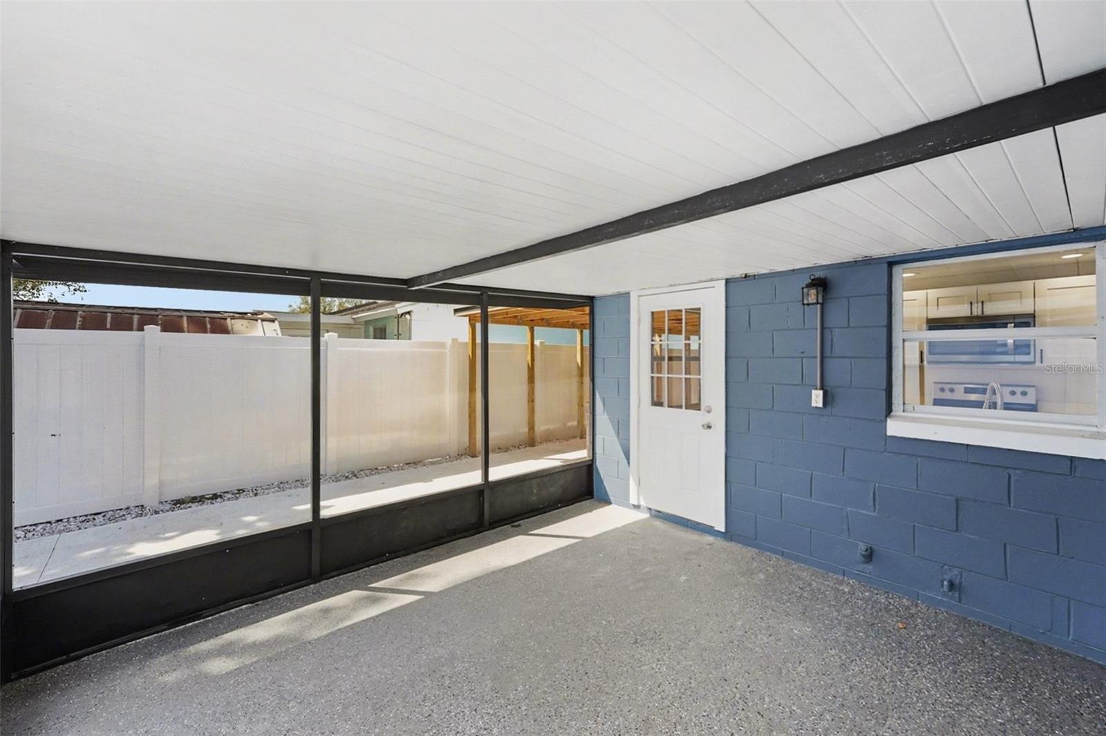 8907 LEEWARD DR, TAMPA, FL, 33634