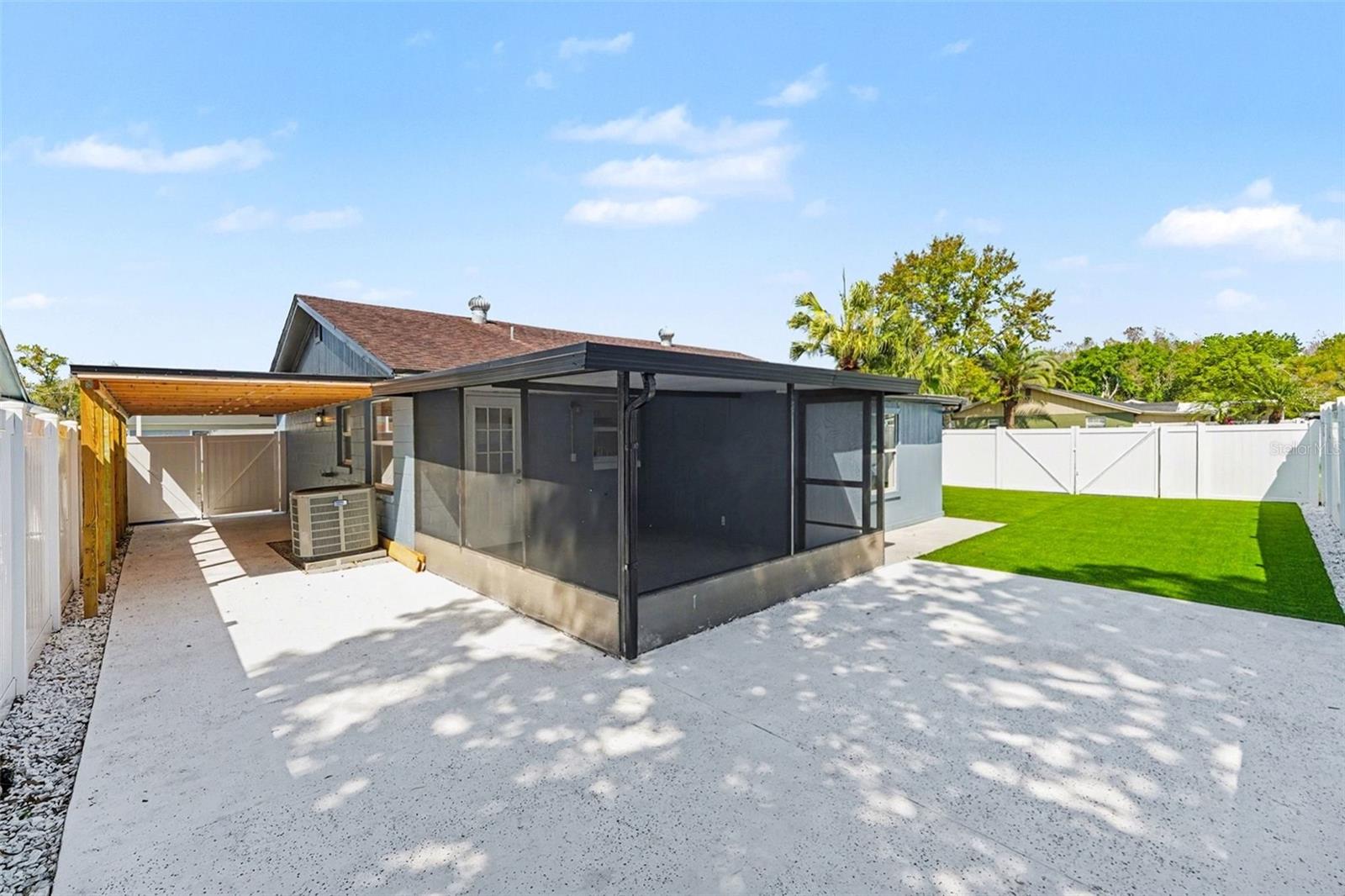 8907 LEEWARD DR, TAMPA, FL, 33634