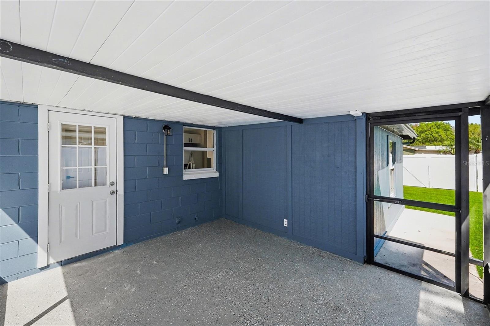 8907 LEEWARD DR, TAMPA, FL, 33634