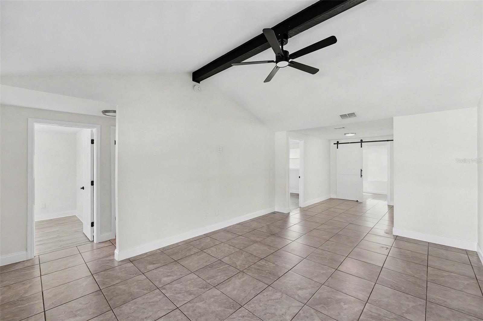 8907 LEEWARD DR, TAMPA, FL, 33634