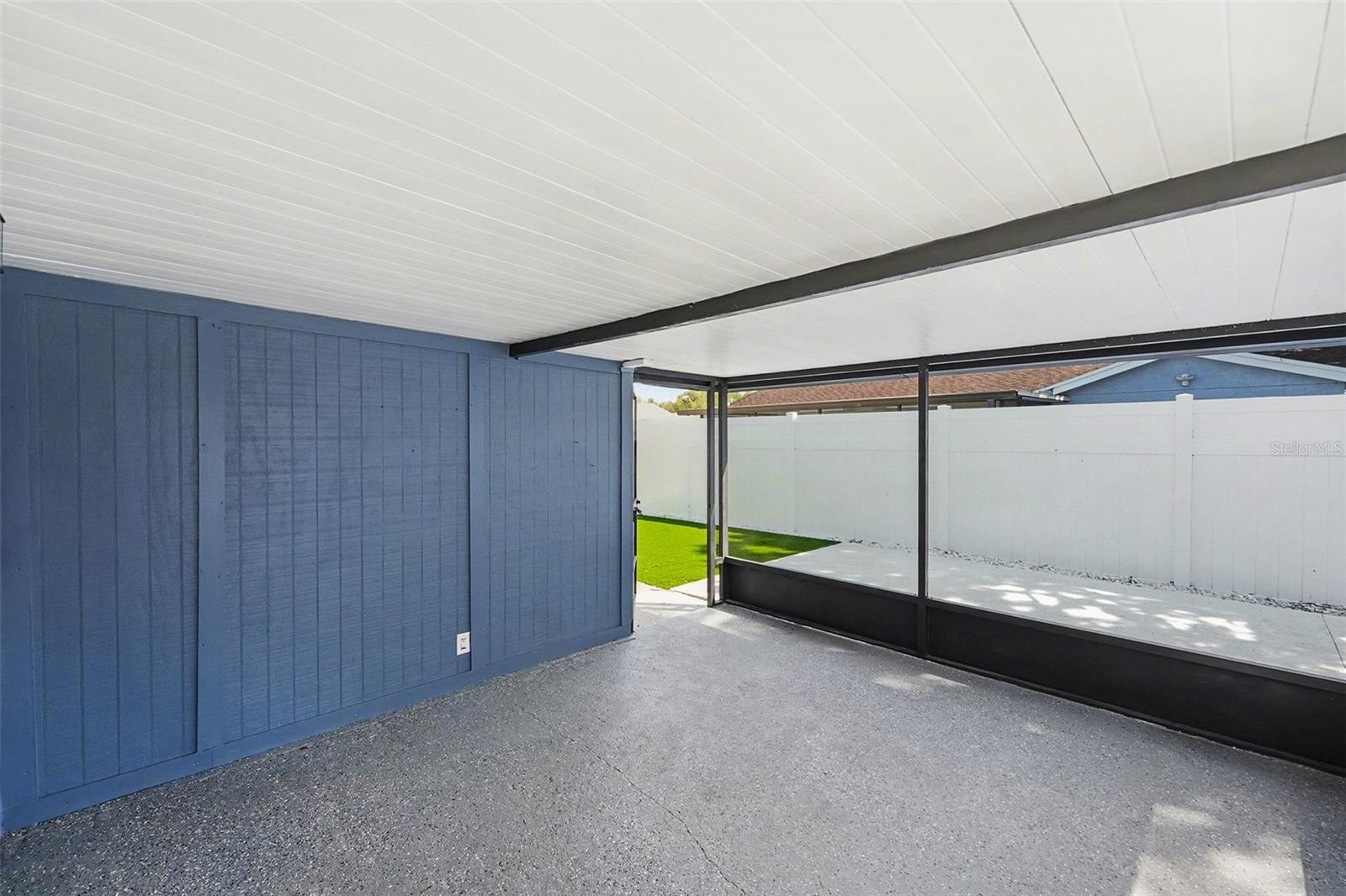 8907 LEEWARD DR, TAMPA, FL, 33634