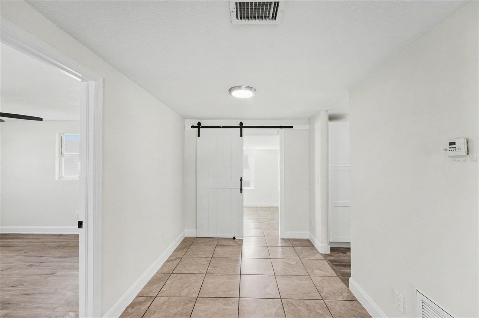 8907 LEEWARD DR, TAMPA, FL, 33634