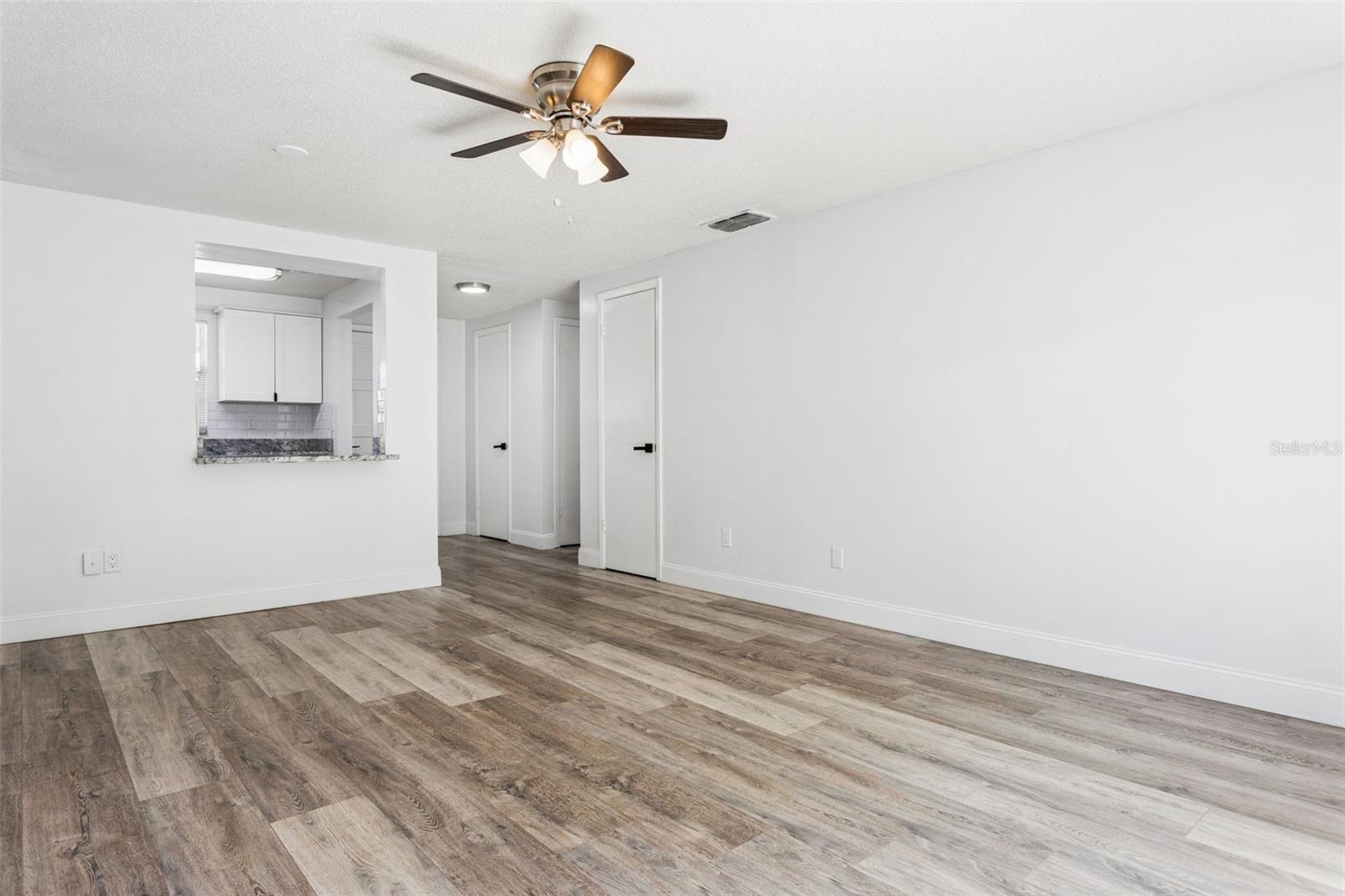 9007 TREE VALLEY CIR, TAMPA, FL, 33615