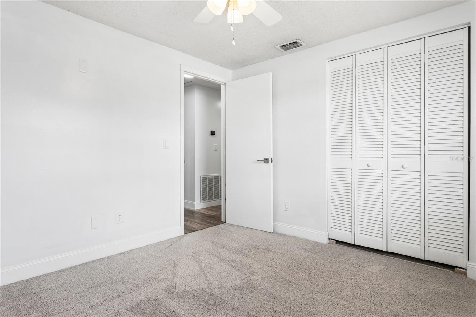 9007 TREE VALLEY CIR, TAMPA, FL, 33615