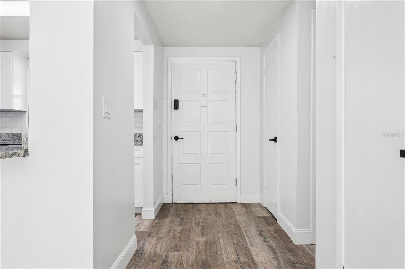 9007 TREE VALLEY CIR, TAMPA, FL, 33615