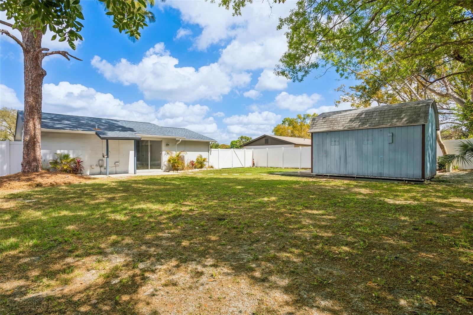 9007 TREE VALLEY CIR, TAMPA, FL, 33615