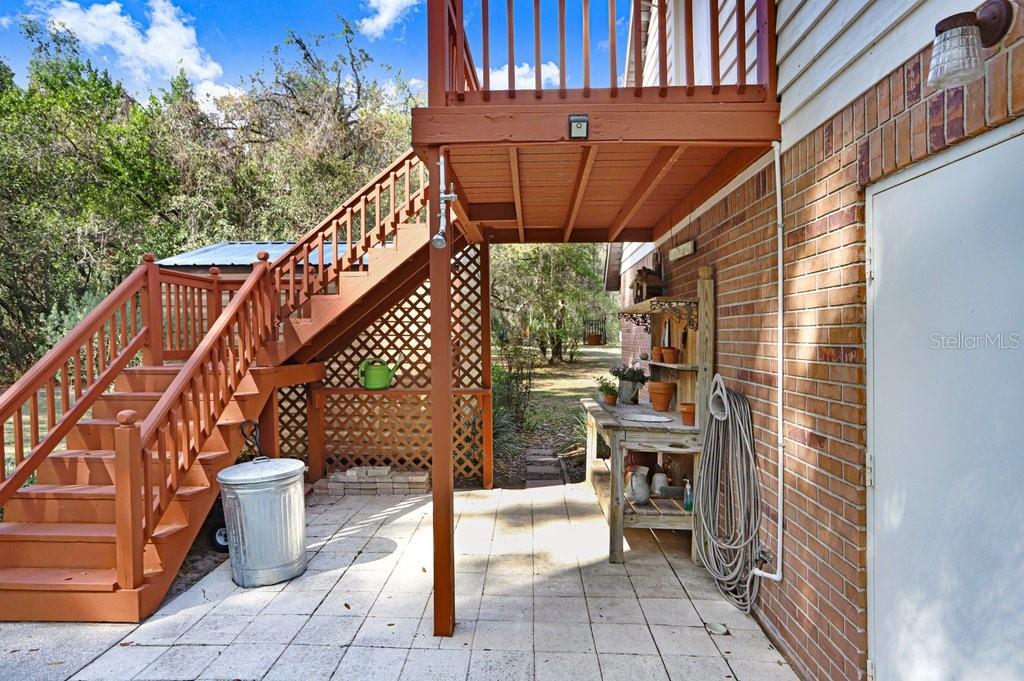 Gardens paradise with outside shower