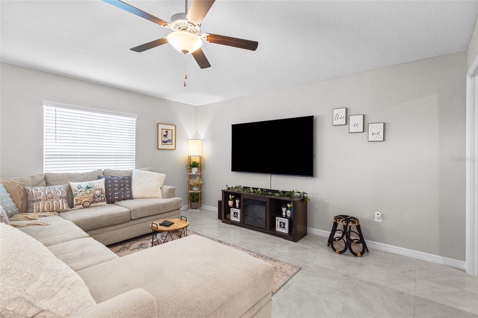 5426 BLUE AZURE DR, WIMAUMA, FL, 33598