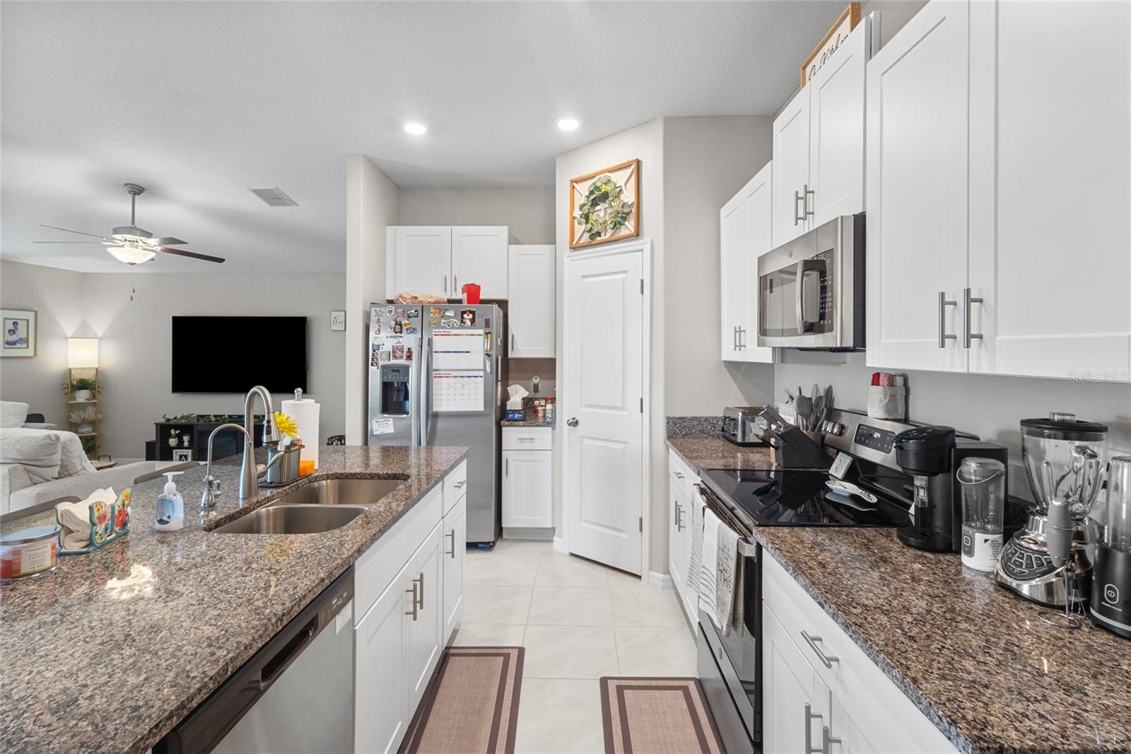 5426 BLUE AZURE DR, WIMAUMA, FL, 33598