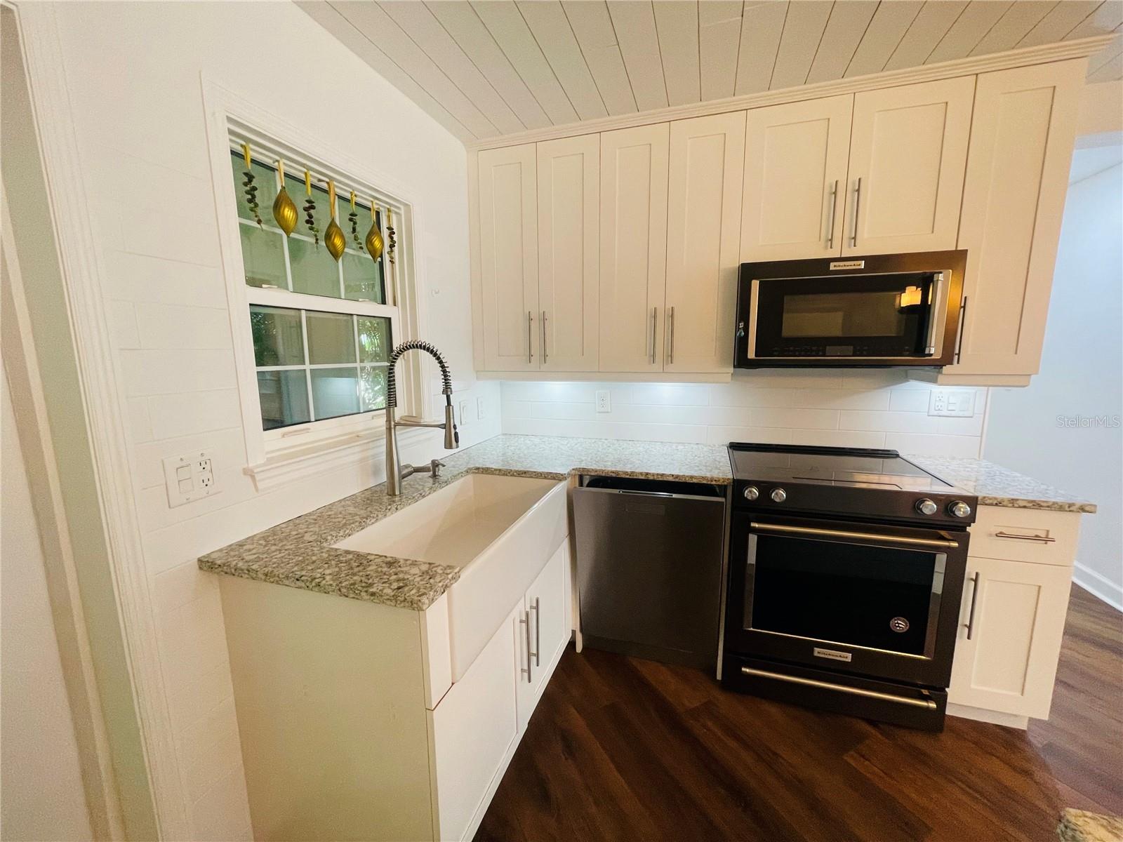 1330 S JEFFERSON AVE, SARASOTA, FL, 34239