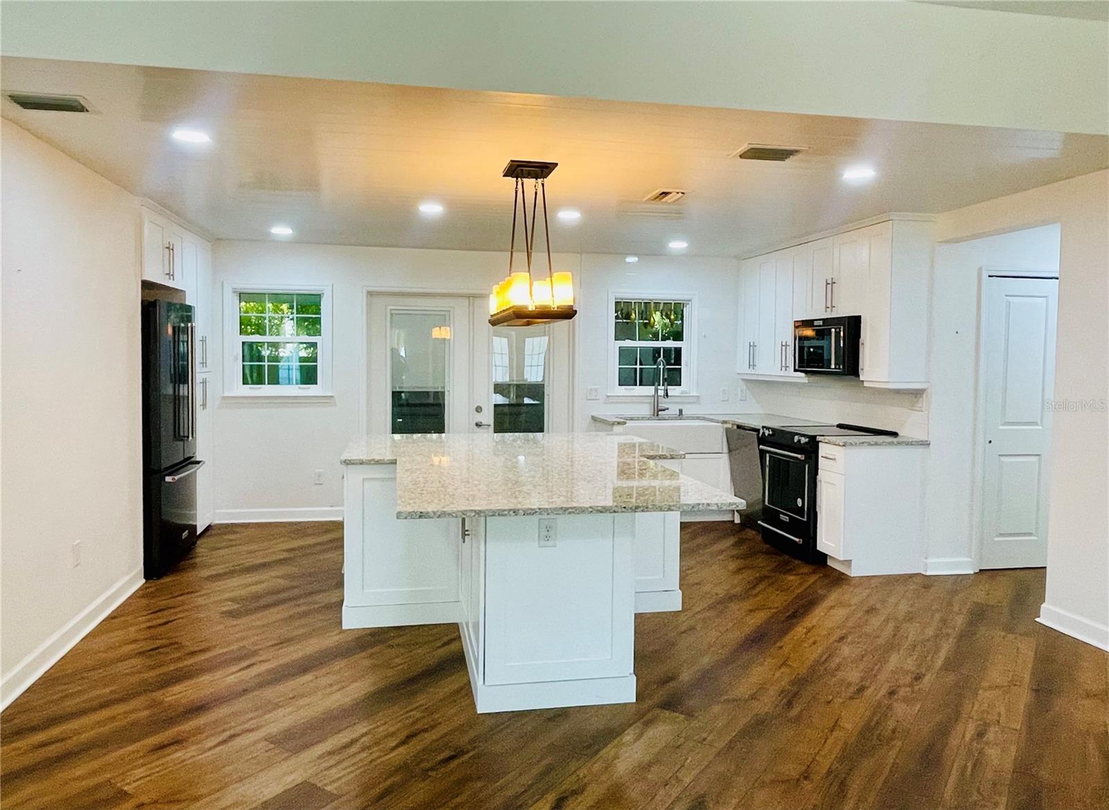 1330 S JEFFERSON AVE, SARASOTA, FL, 34239