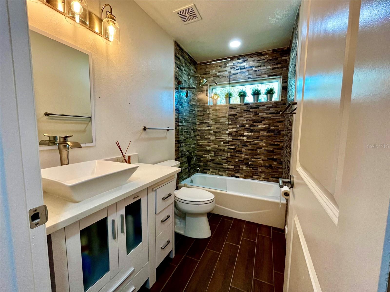 1330 S JEFFERSON AVE, SARASOTA, FL, 34239