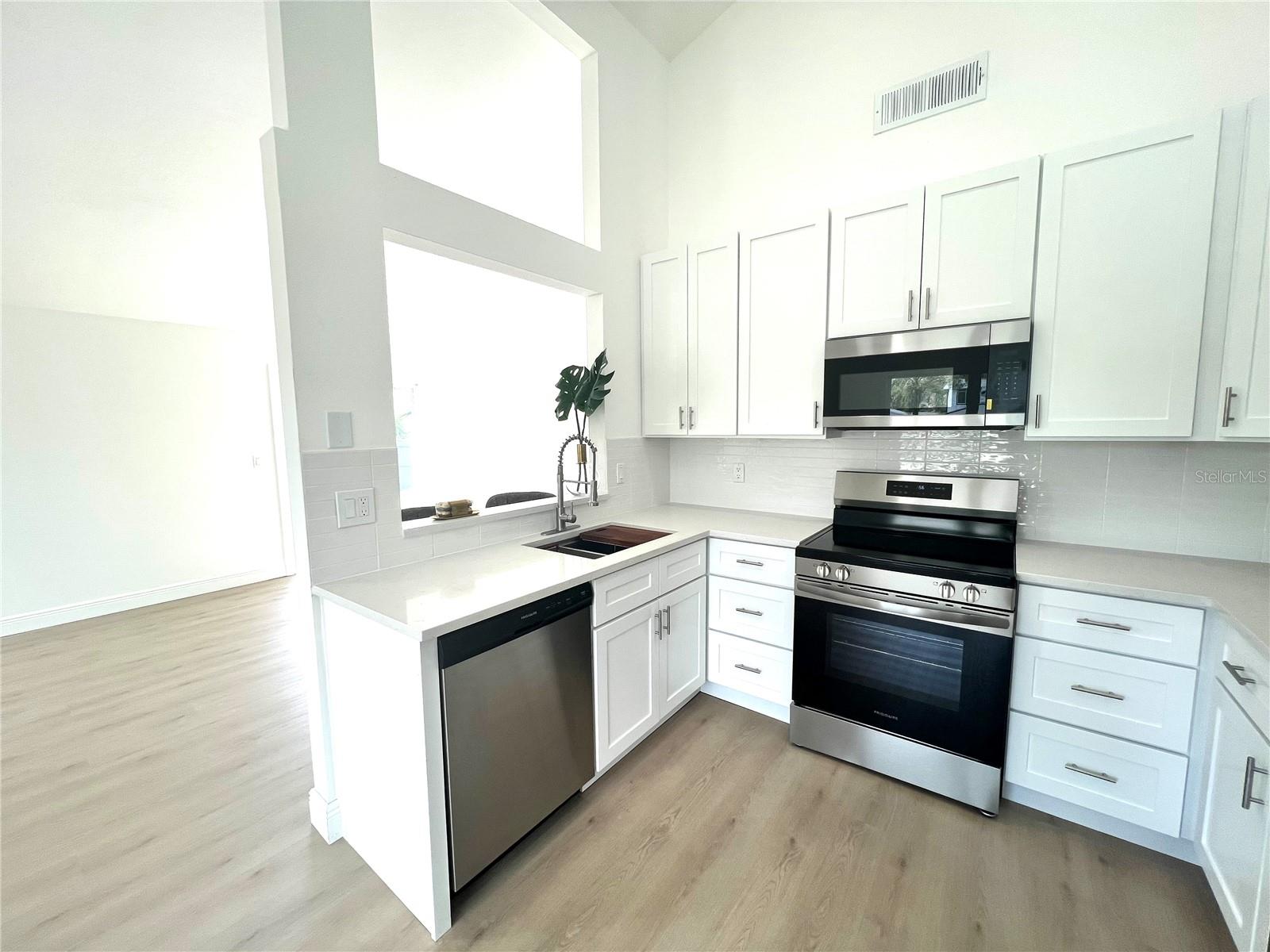 3832 PEBBLE CT, PALM HARBOR, FL, 34684