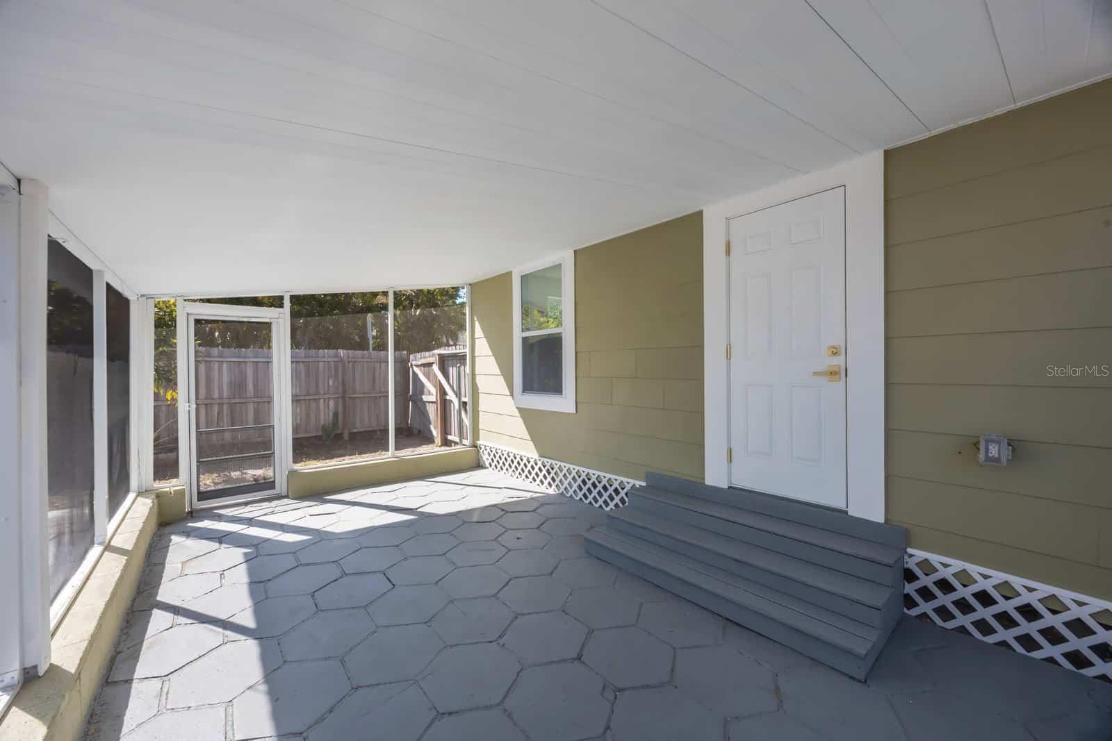 1160 36TH AVE N, ST PETERSBURG, FL, 33704