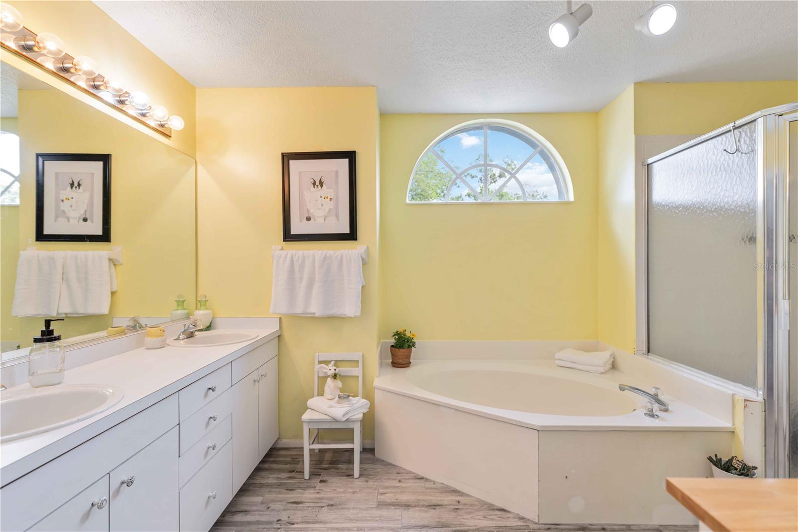 4524 28TH AVENUE DR E, BRADENTON, FL, 34208