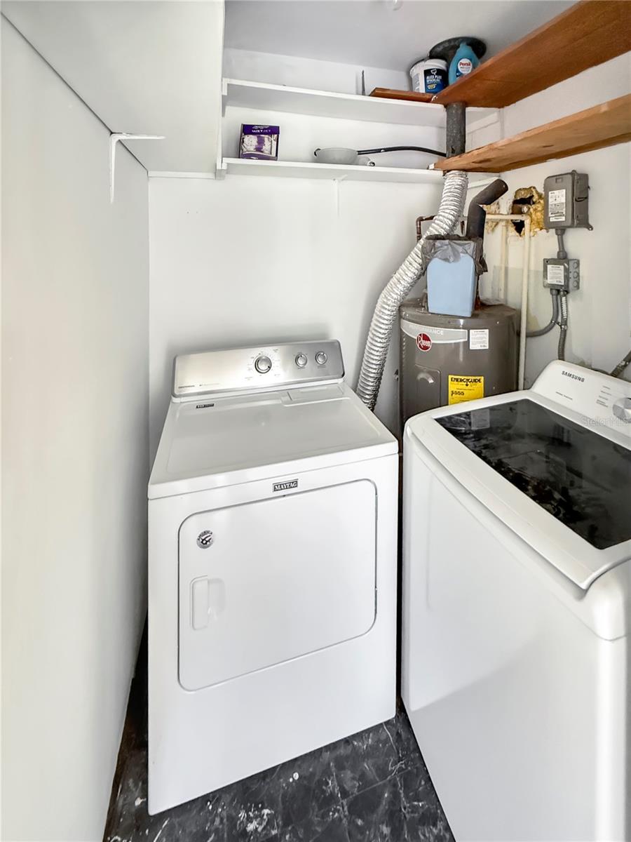 889 W VILLAGE DR, DELTONA, FL, 32725