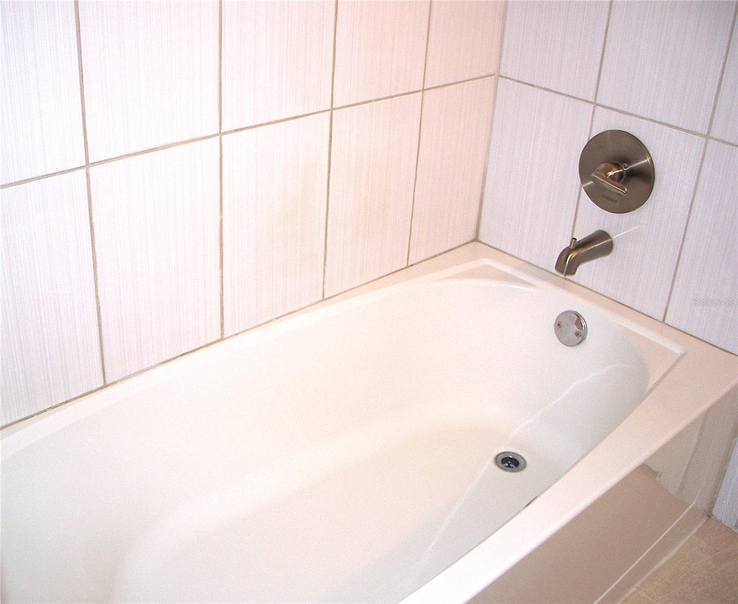 3808 N OAK DR #U42, TAMPA, FL, 33611