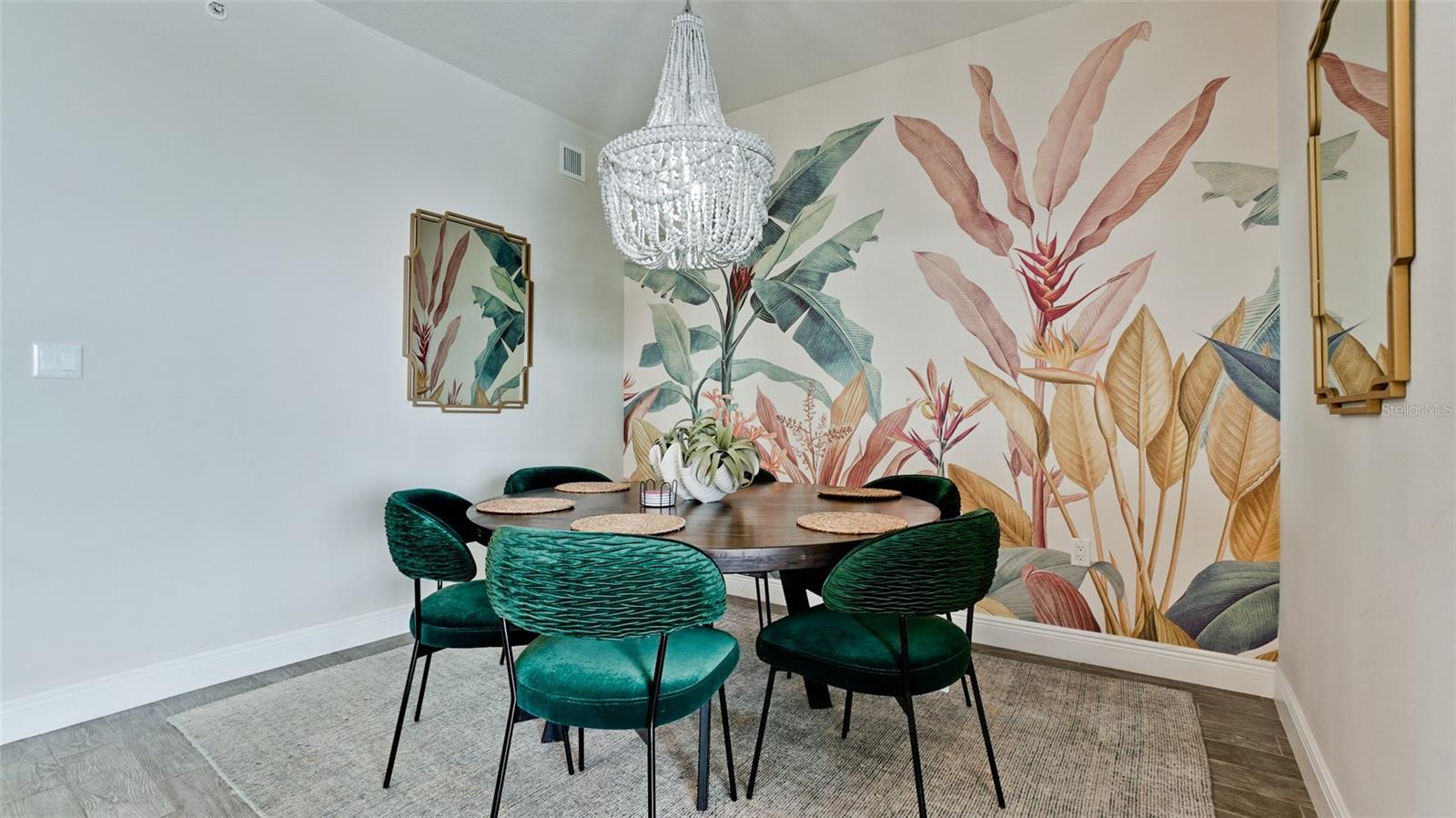 379 ARUBA CIR #303, BRADENTON, FL, 34209