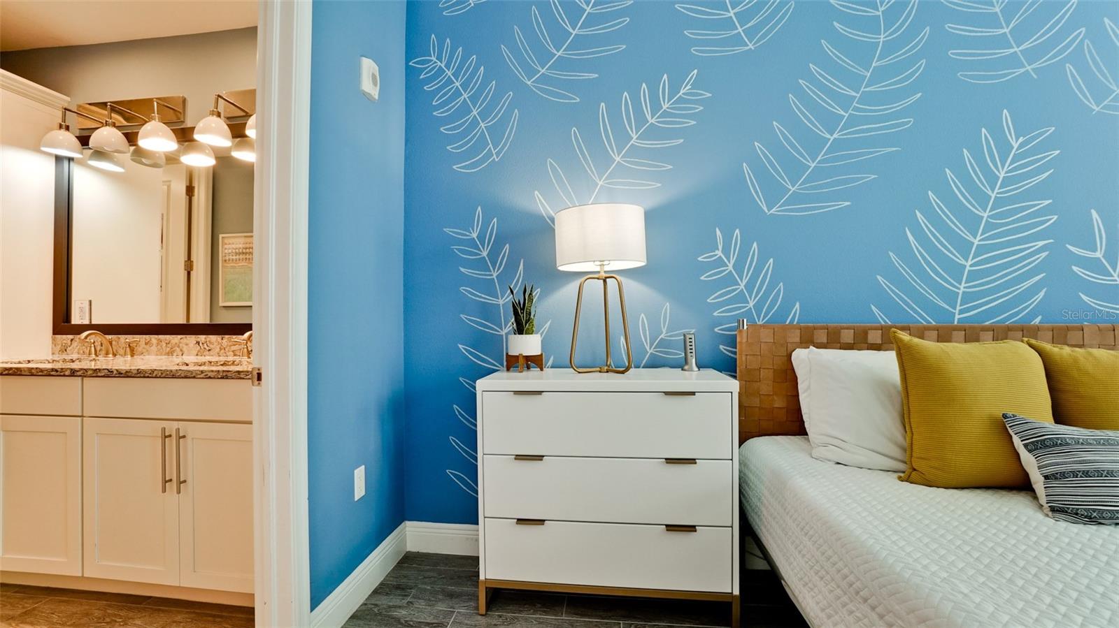 379 ARUBA CIR #303, BRADENTON, FL, 34209