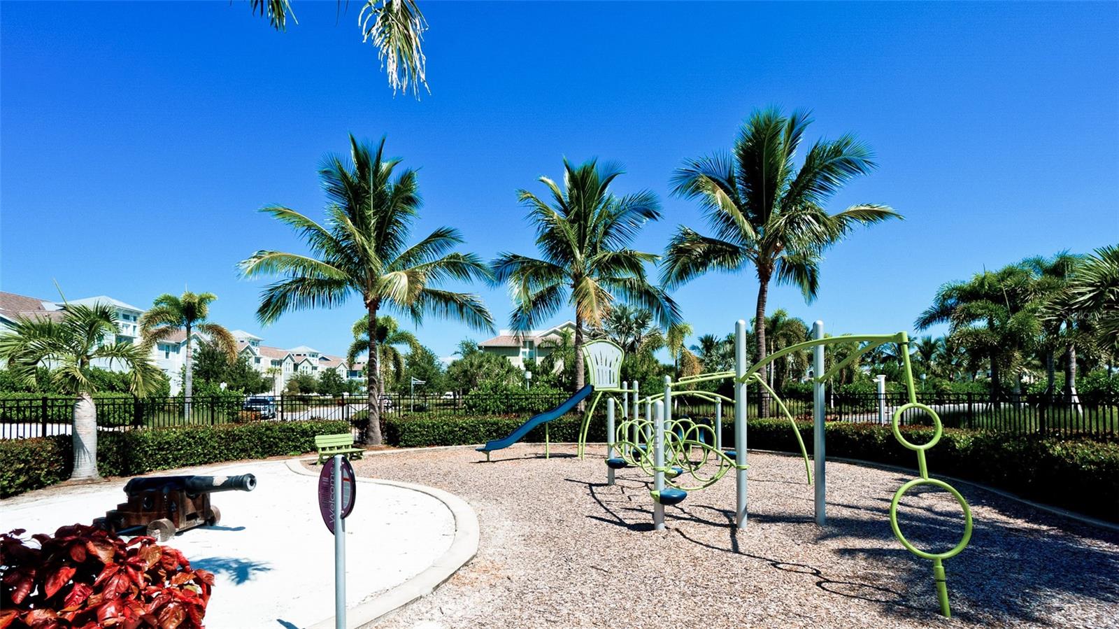 379 ARUBA CIR #303, BRADENTON, FL, 34209