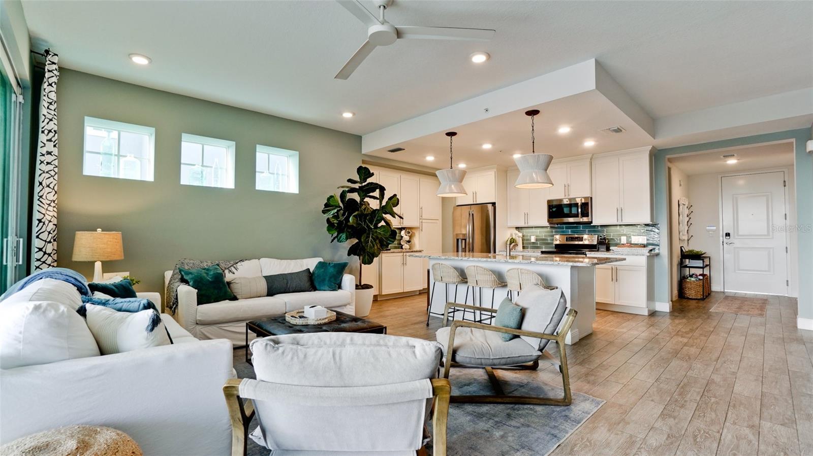 379 ARUBA CIR #303, BRADENTON, FL, 34209