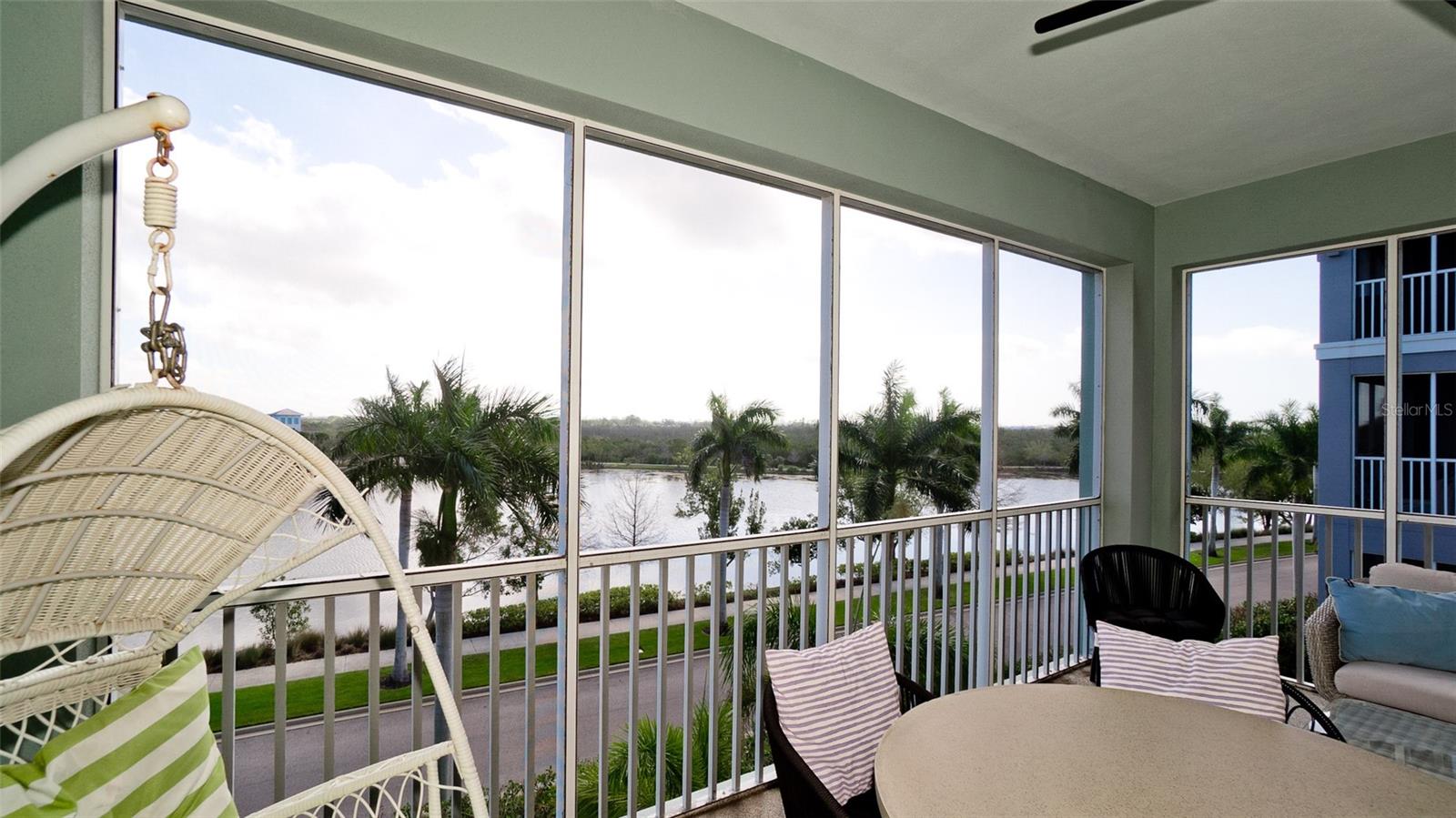 379 ARUBA CIR #303, BRADENTON, FL, 34209