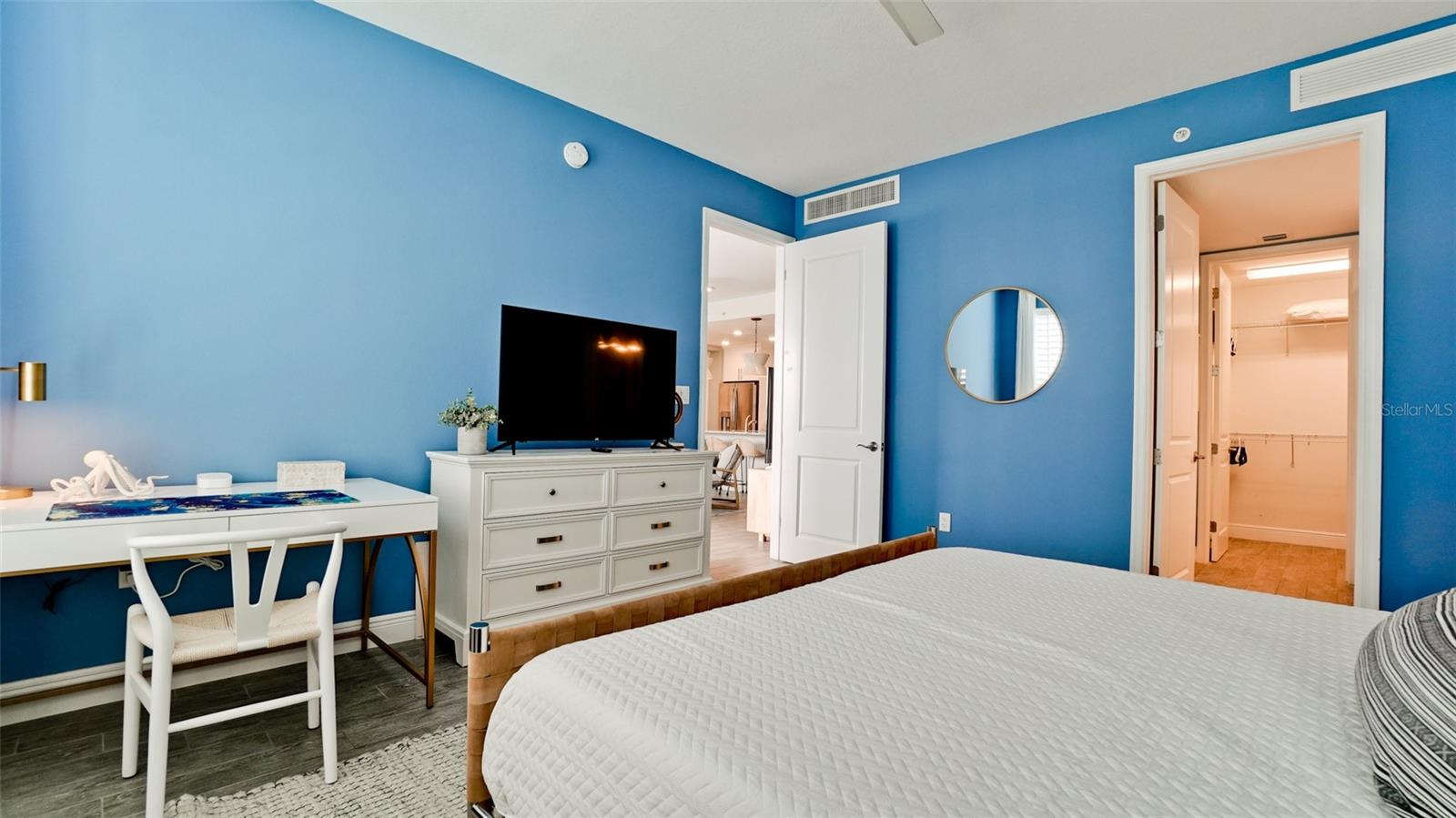 379 ARUBA CIR #303, BRADENTON, FL, 34209