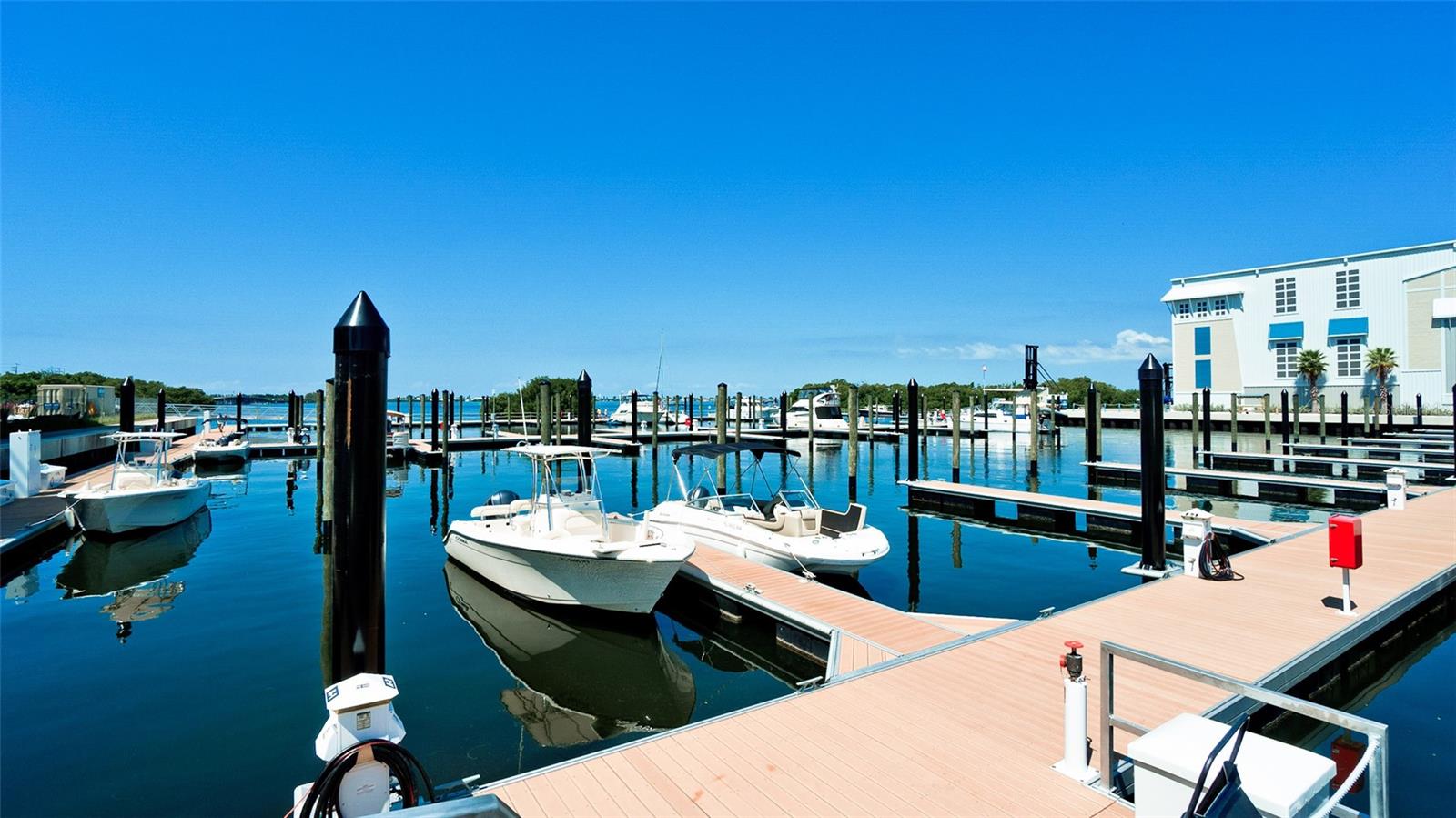 379 ARUBA CIR #303, BRADENTON, FL, 34209