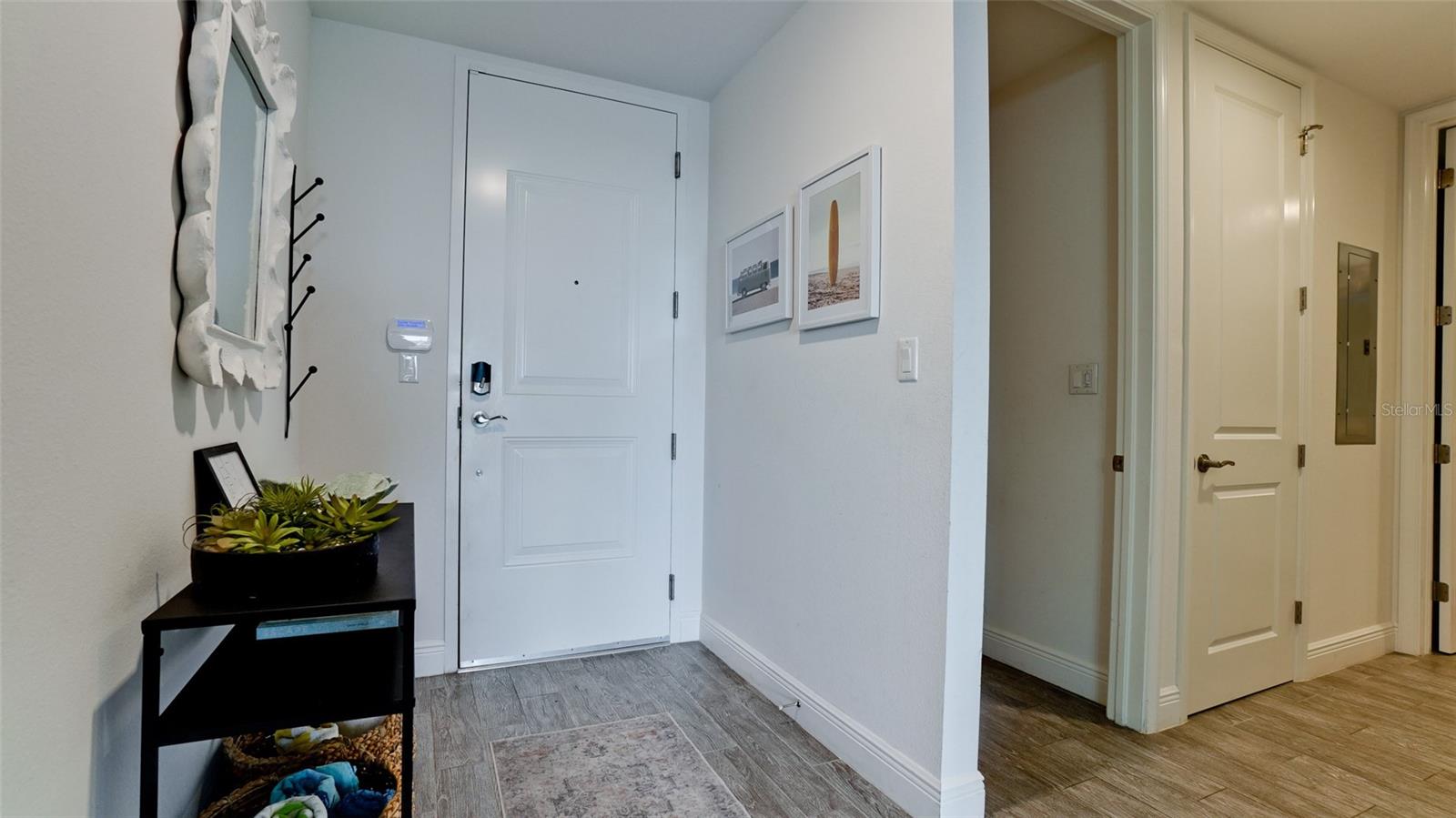 379 ARUBA CIR #303, BRADENTON, FL, 34209