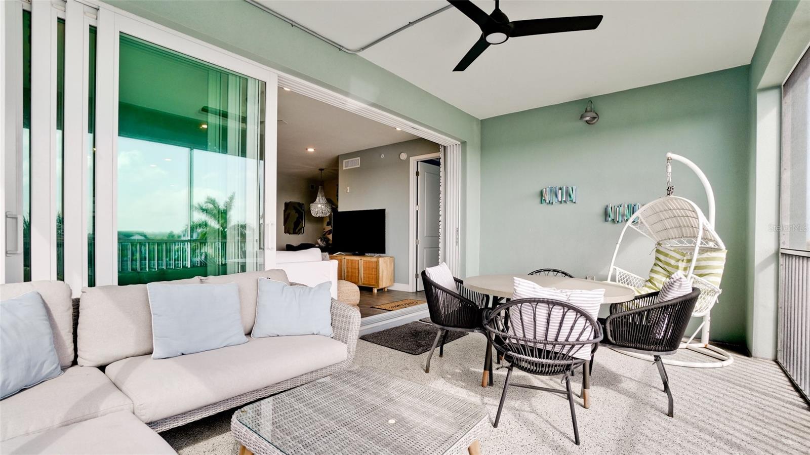 379 ARUBA CIR #303, BRADENTON, FL, 34209