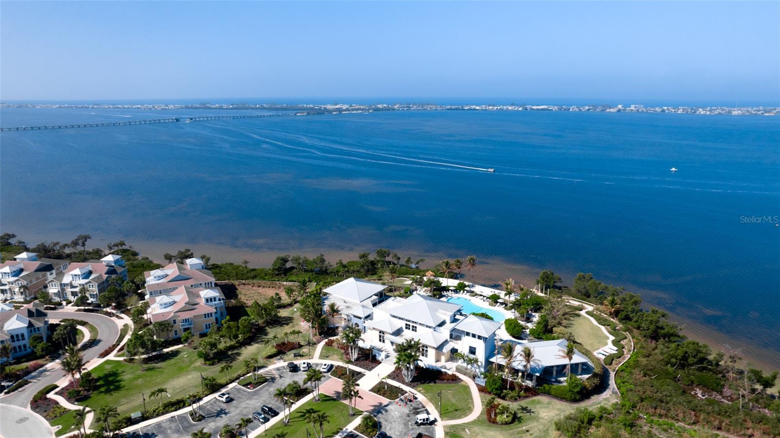 379 ARUBA CIR #303, BRADENTON, FL, 34209