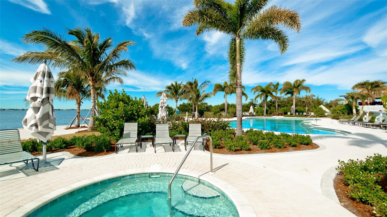 379 ARUBA CIR #303, BRADENTON, FL, 34209