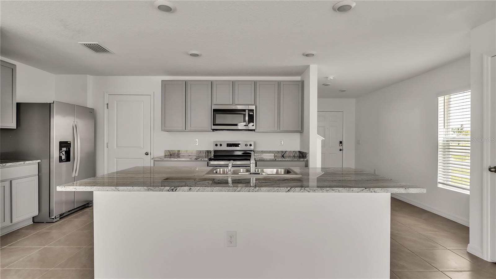 16651 MOSAIC OAR DR, WIMAUMA, FL, 33598