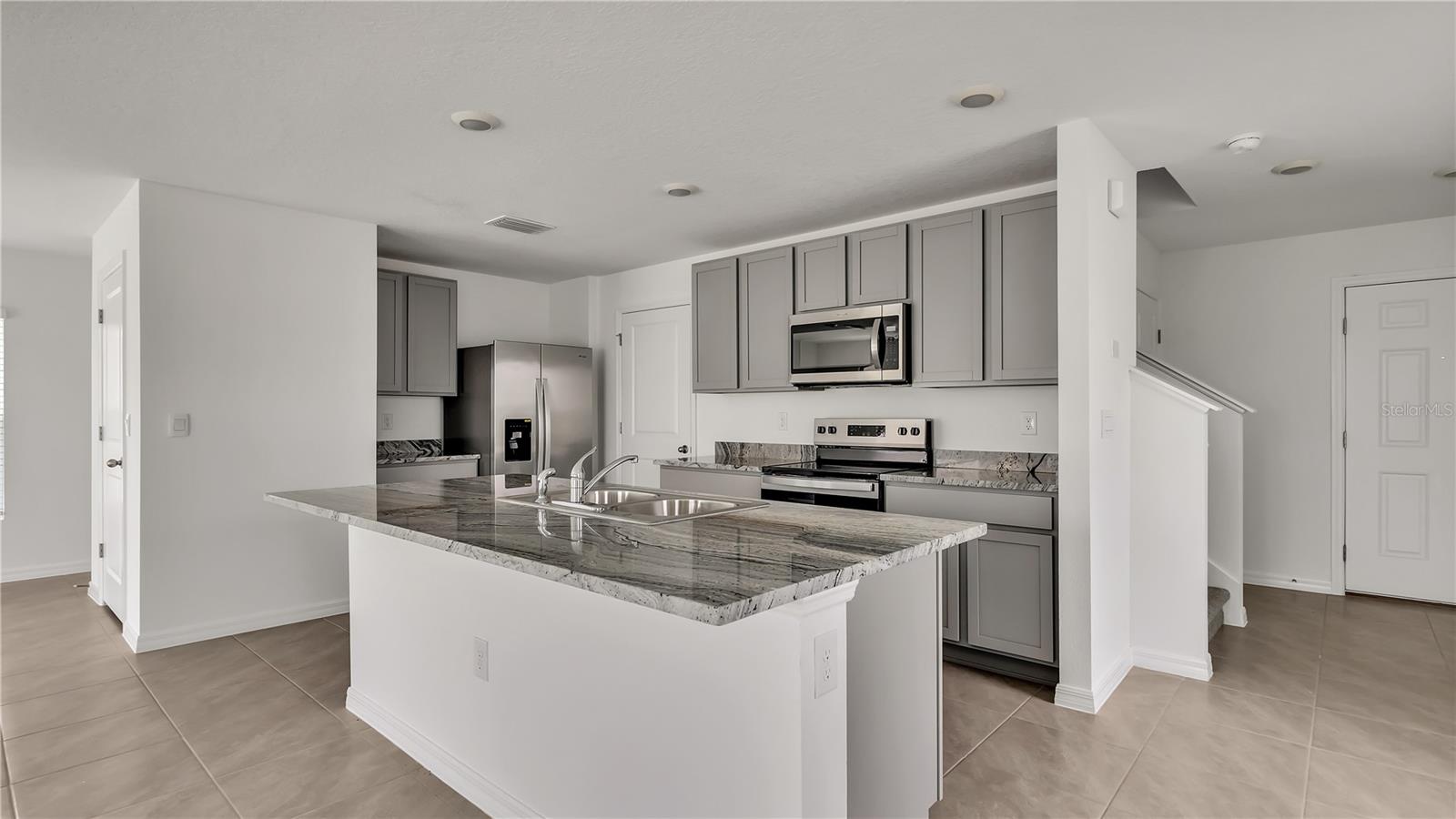 16651 MOSAIC OAR DR, WIMAUMA, FL, 33598