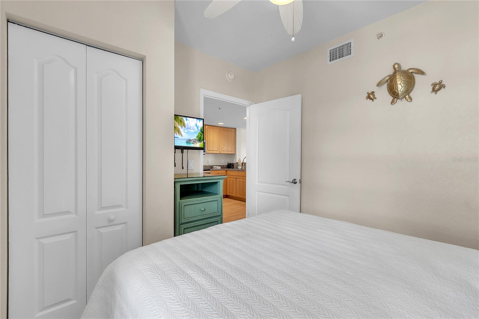 12000 GULF BLVD S #304S, TREASURE ISLAND, FL, 33706