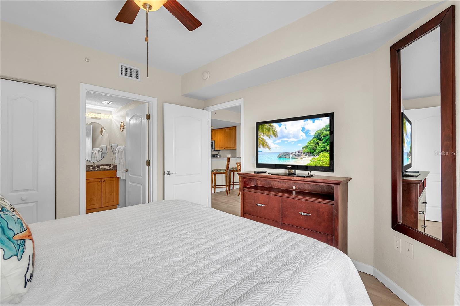 12000 GULF BLVD S #304S, TREASURE ISLAND, FL, 33706