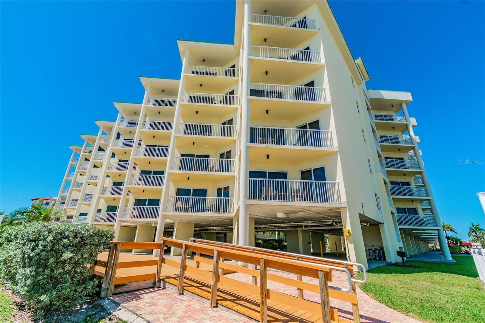12000 GULF BLVD S #304S, TREASURE ISLAND, FL, 33706