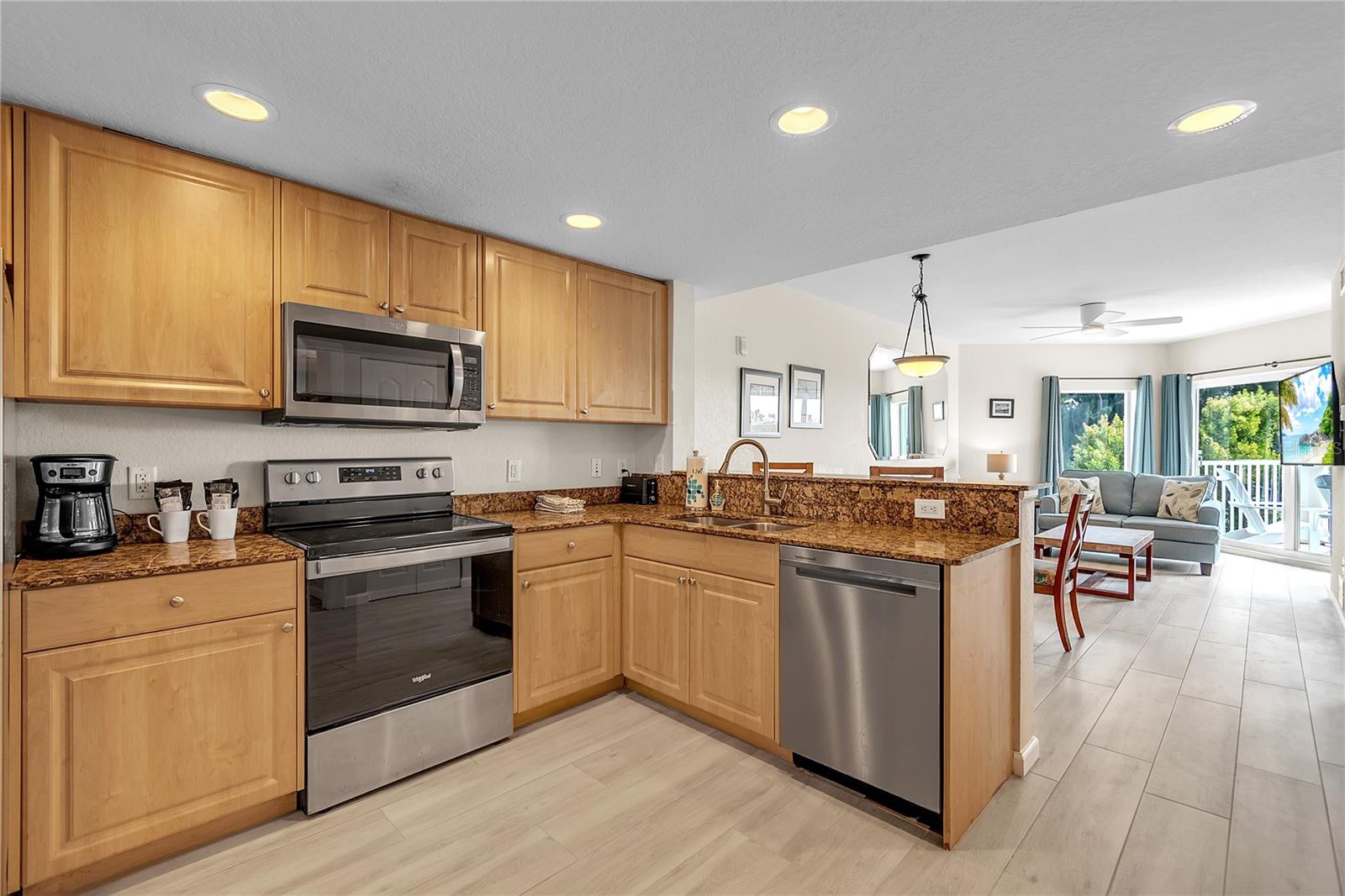 12000 GULF BLVD S #304S, TREASURE ISLAND, FL, 33706