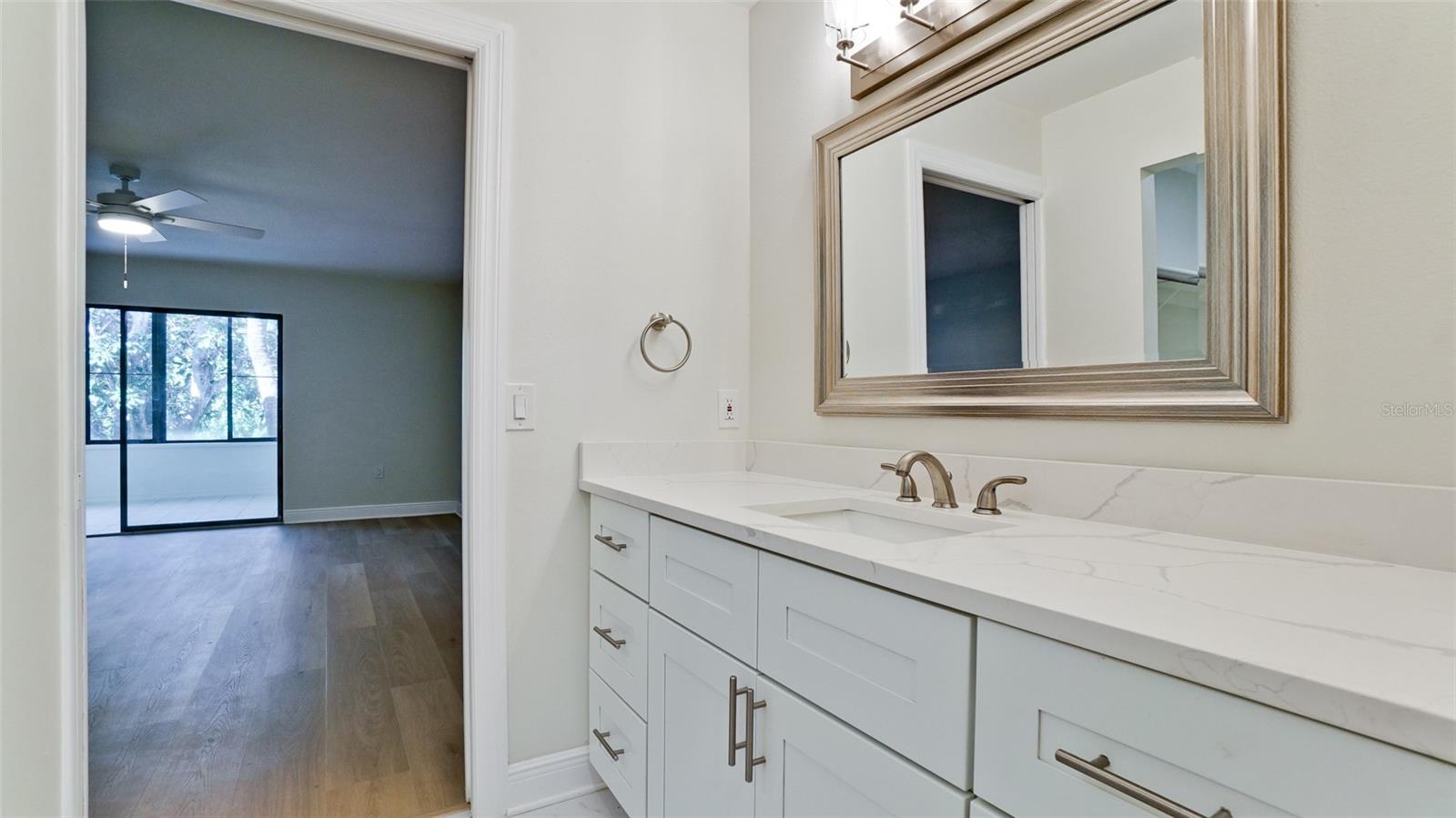 542 542 LAKESIDE DR #542, BRADENTON, FL, 34210