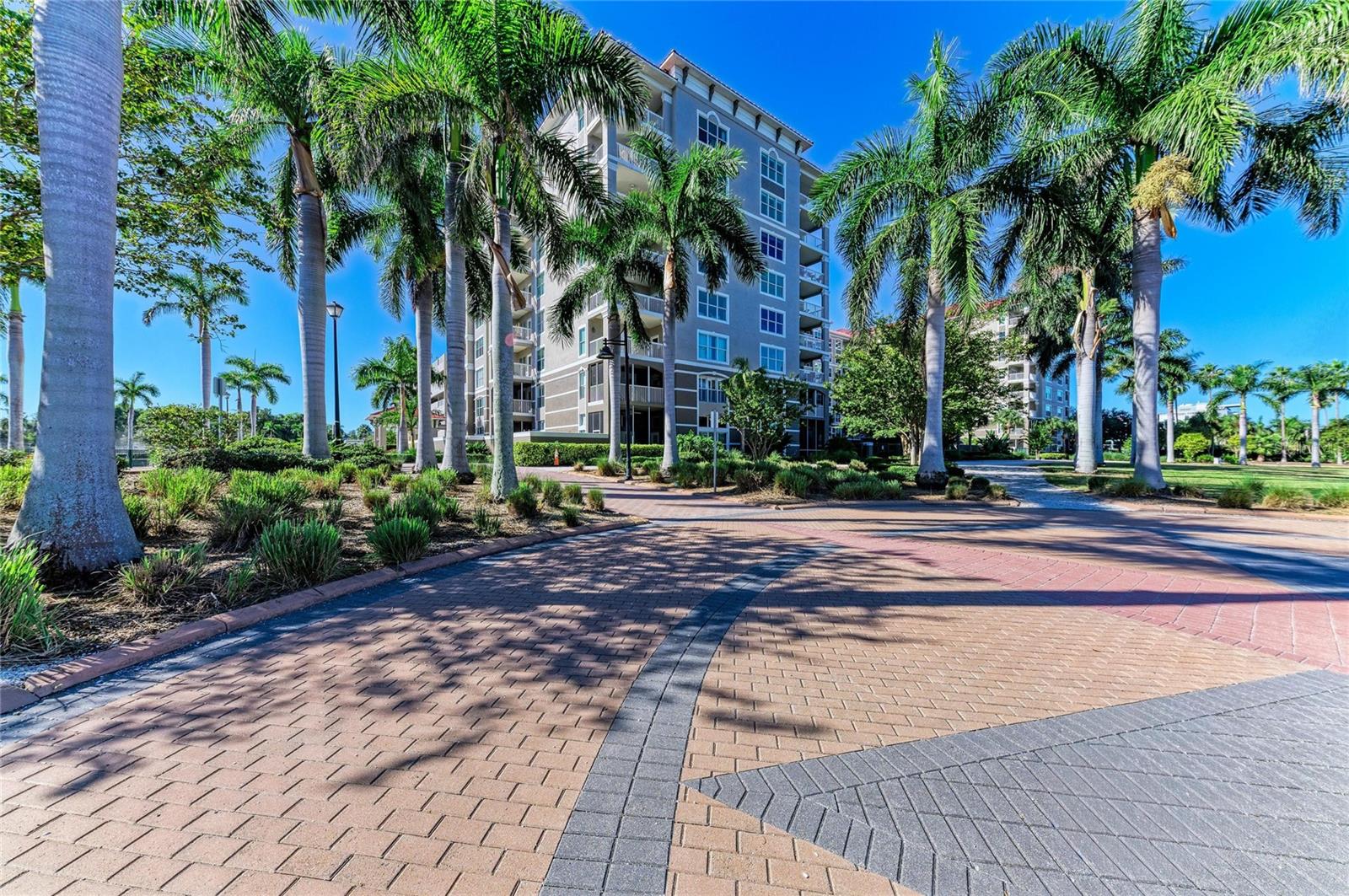 808 3RD AVE W #311, BRADENTON, FL, 34205