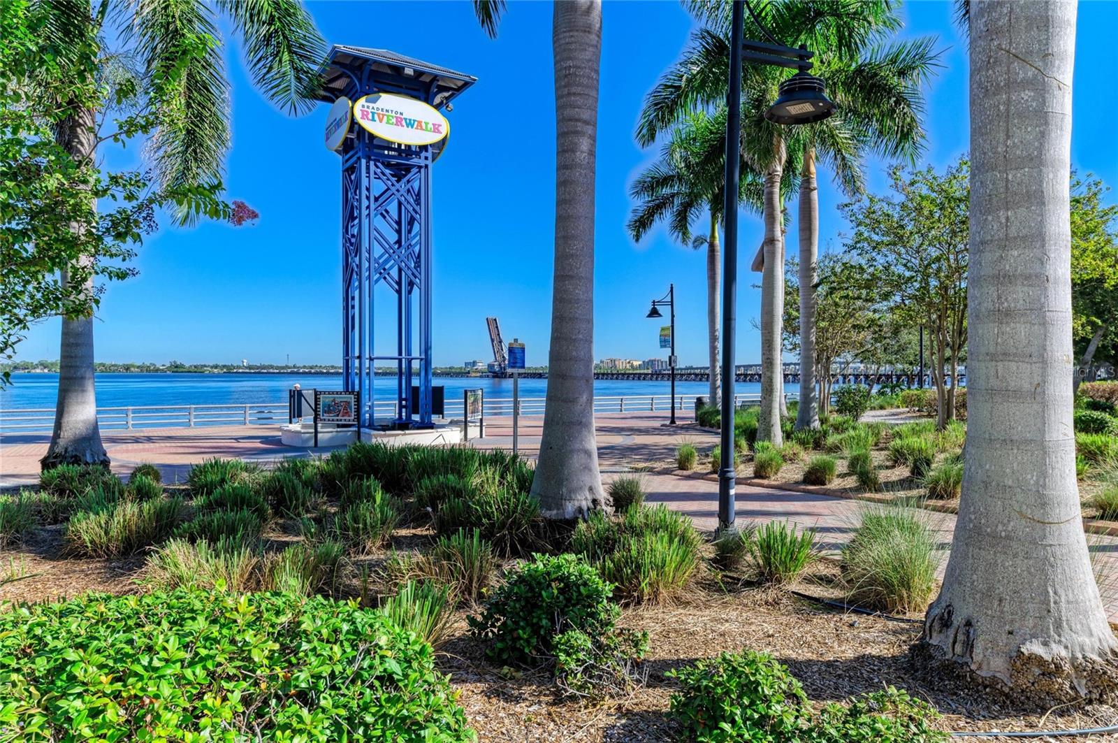 808 3RD AVE W #311, BRADENTON, FL, 34205