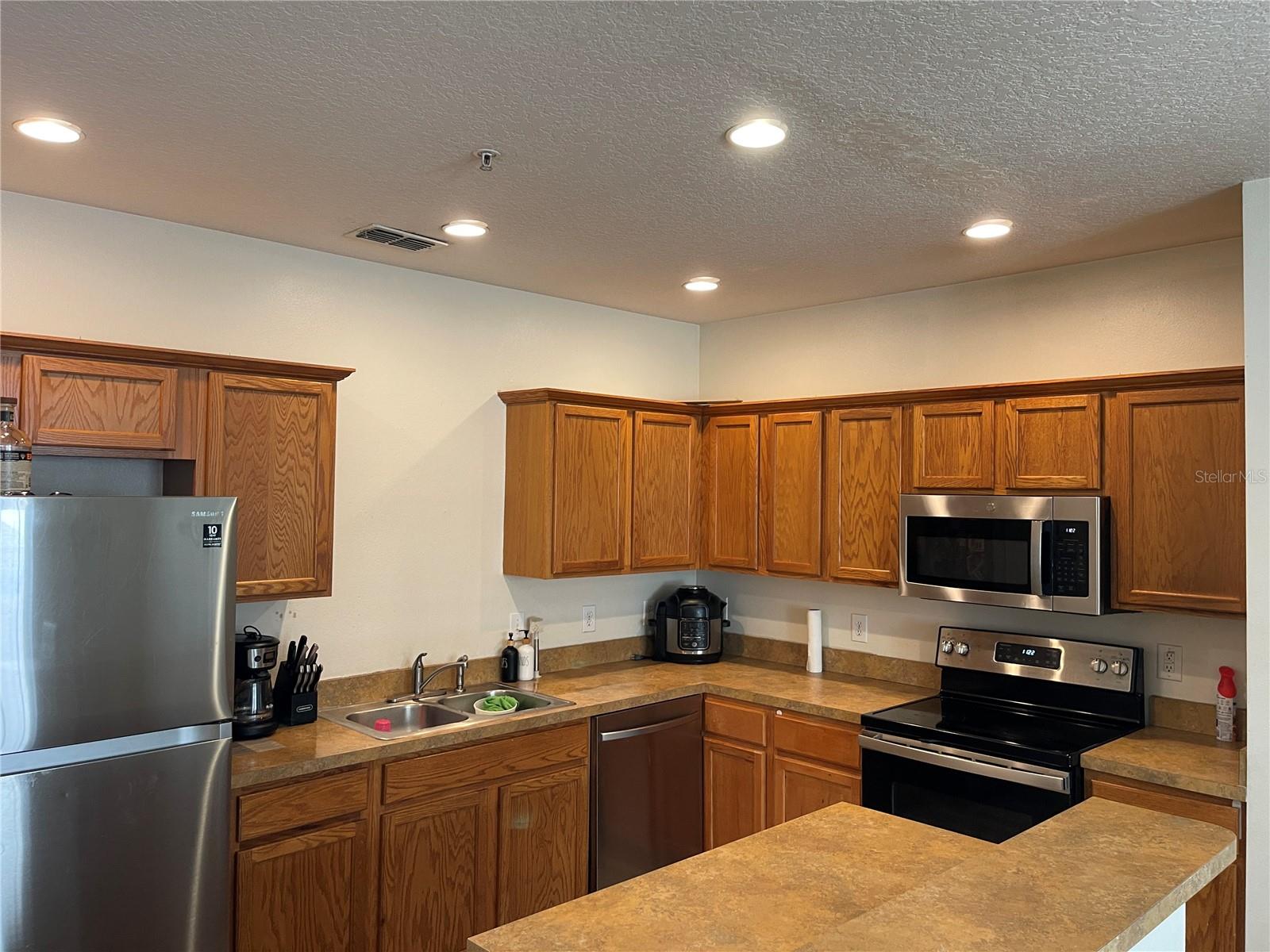 2024 CYPRESS BAY BLVD, KISSIMMEE, FL, 34743