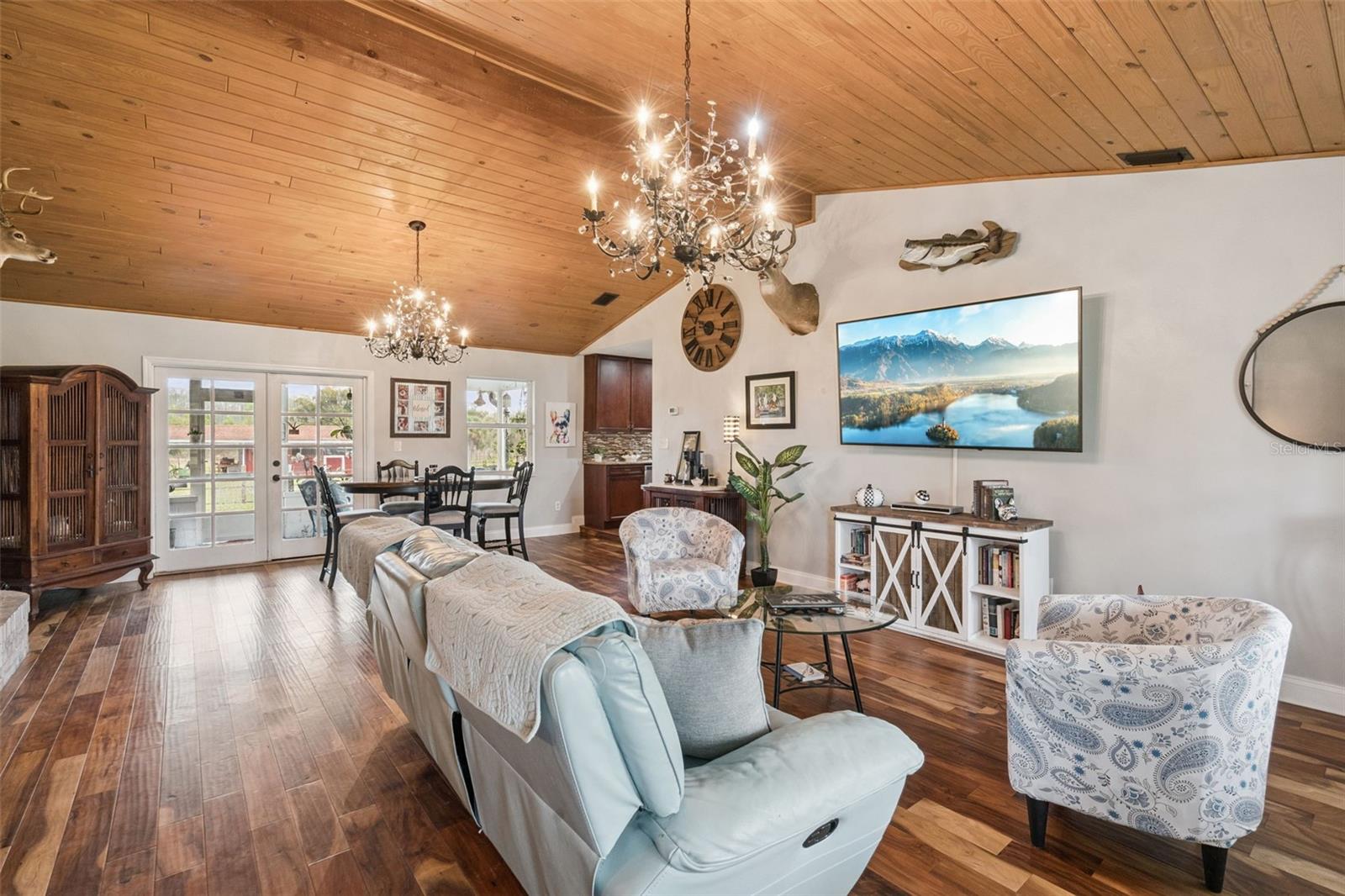 1330 LAKE MILLS RD, CHULUOTA, FL, 32766