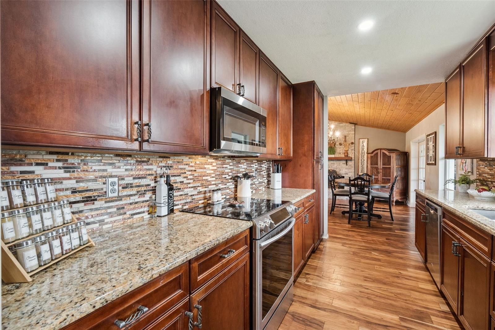 1330 LAKE MILLS RD, CHULUOTA, FL, 32766