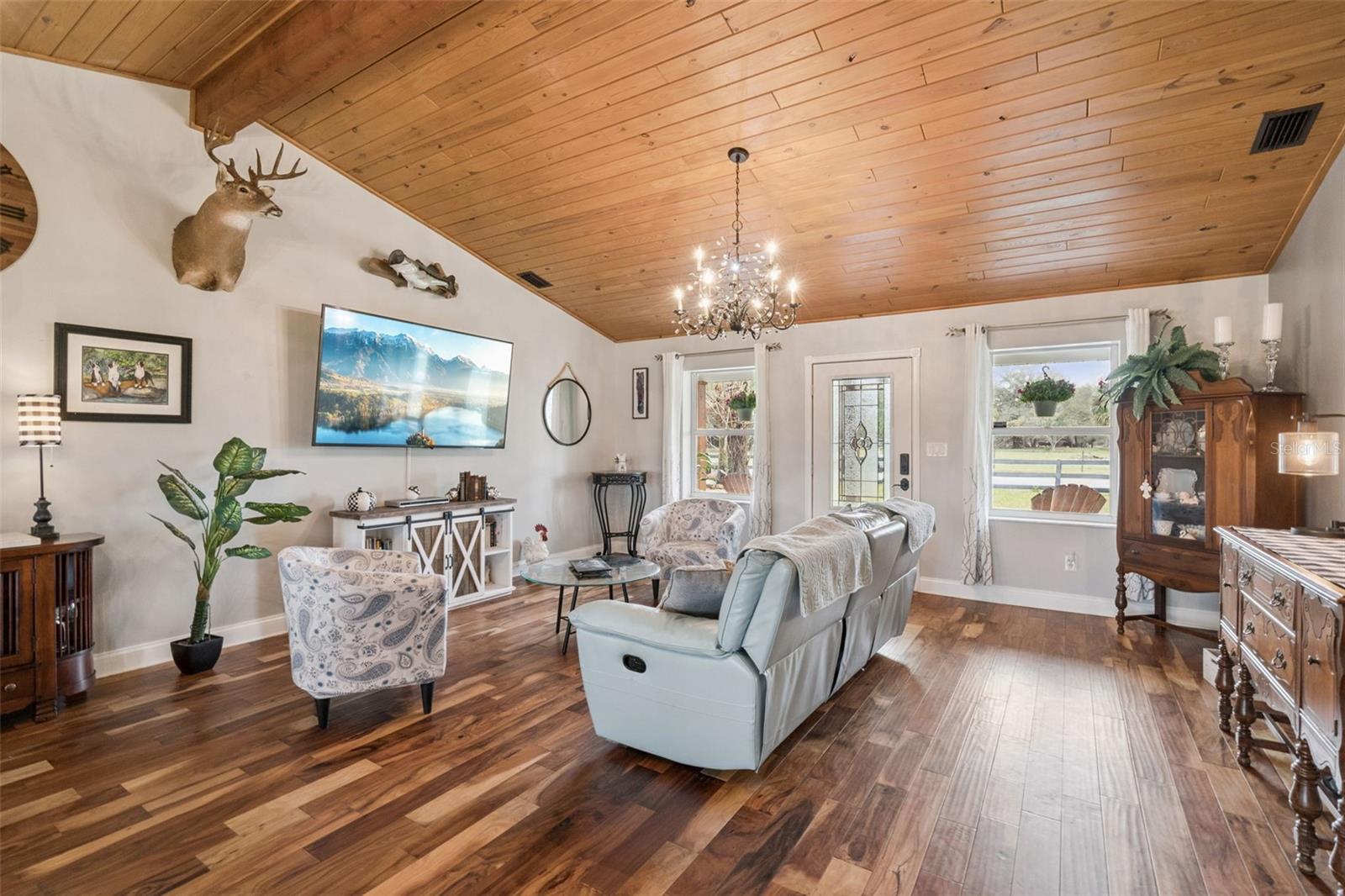 1330 LAKE MILLS RD, CHULUOTA, FL, 32766
