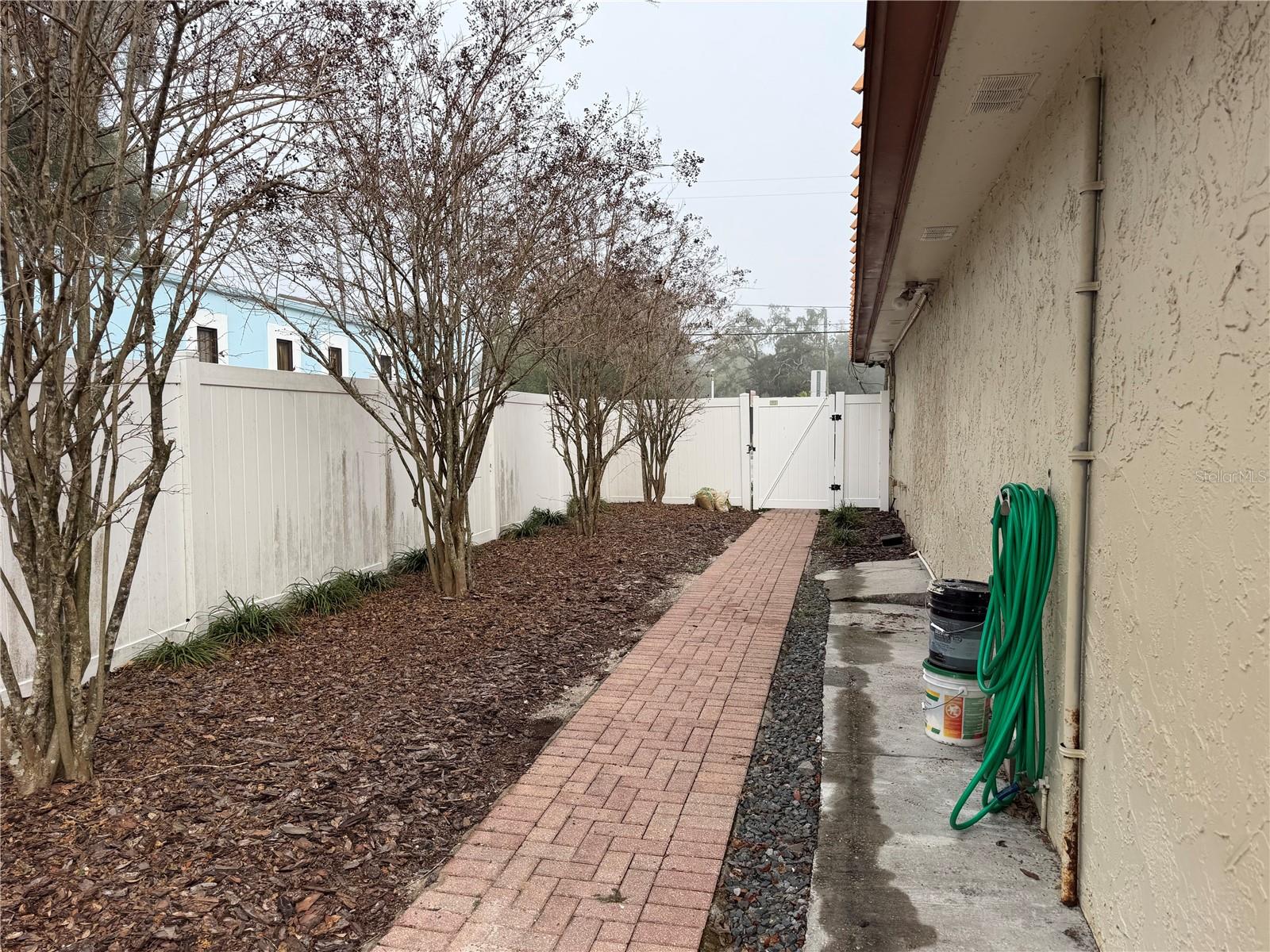 1302 W BUSCH BLVD, TAMPA, FL, 33612