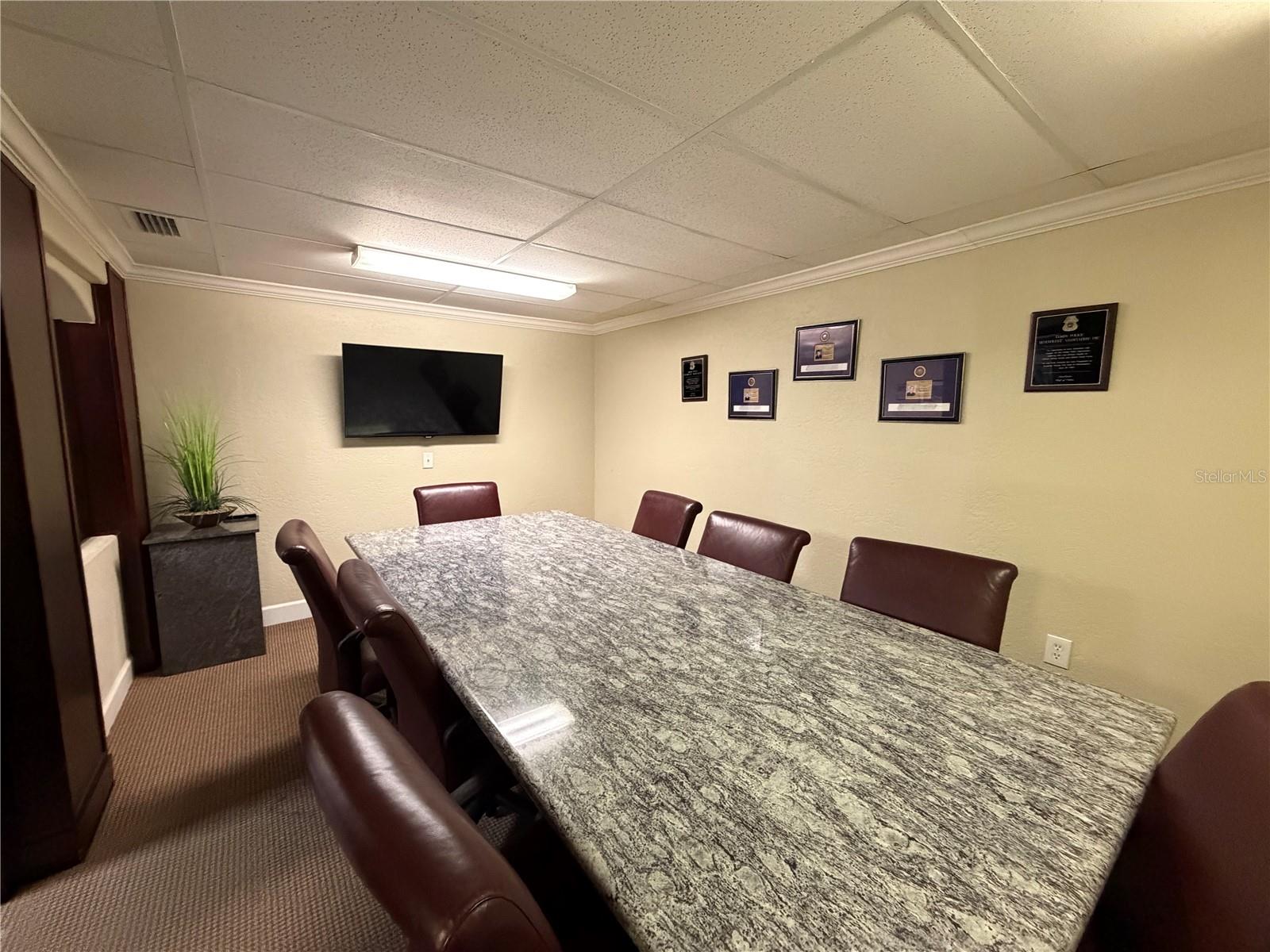 1302 W BUSCH BLVD, TAMPA, FL, 33612